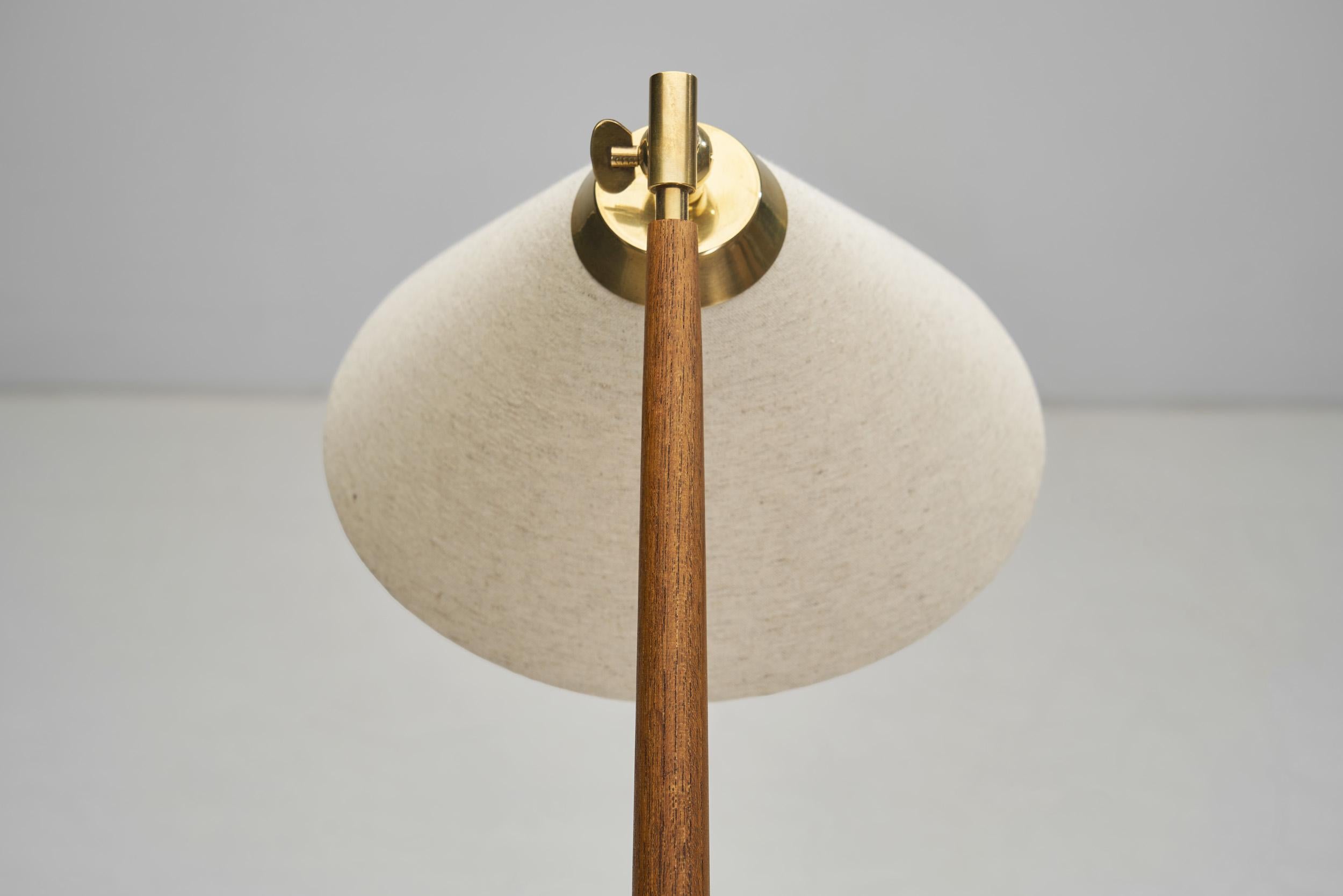 Th. Valentiner Model “THV 375” Adjustable Lamp, Denmark 20th Century For Sale 4