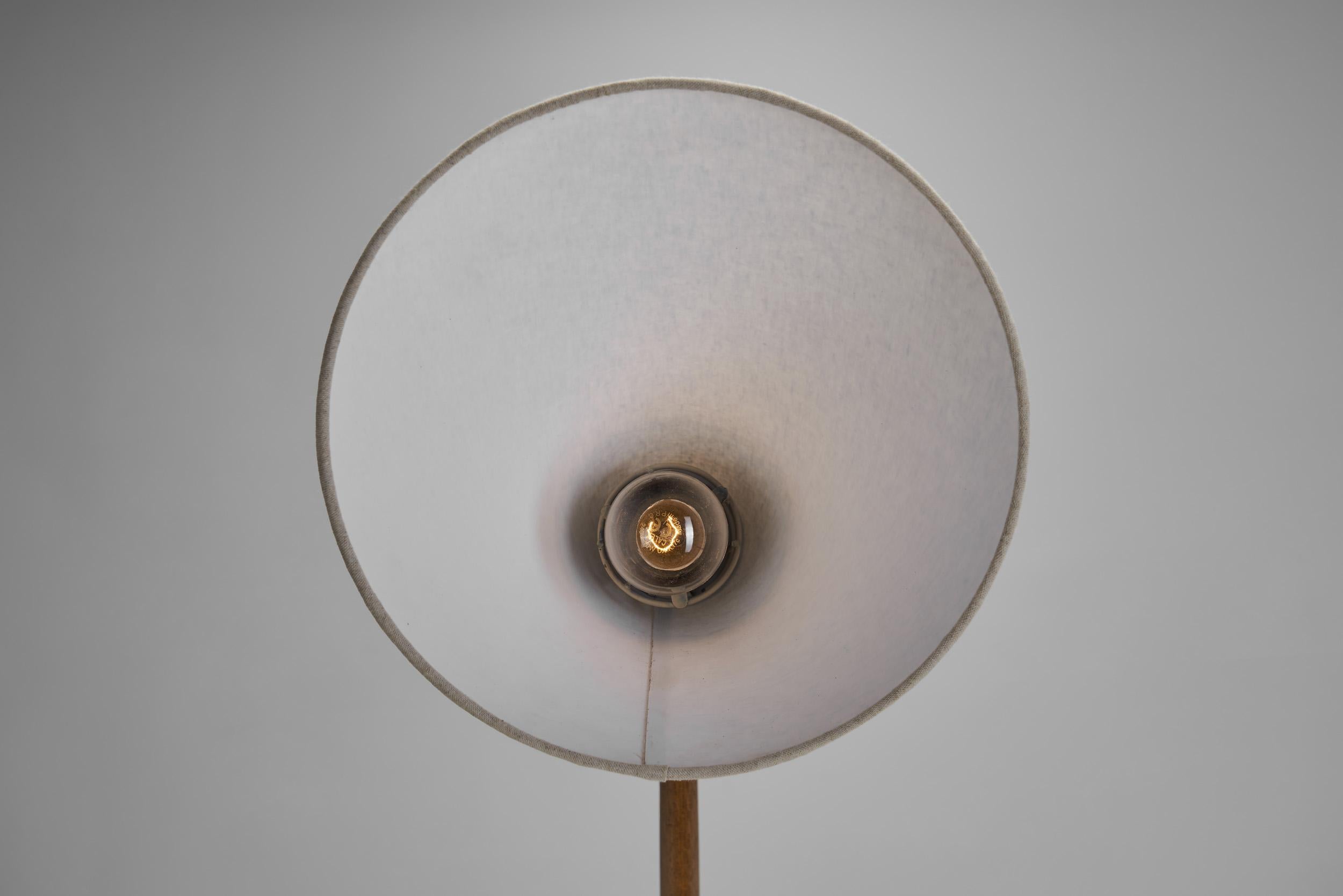 Th. Valentiner Model “THV 375” Adjustable Lamp, Denmark 20th Century For Sale 5