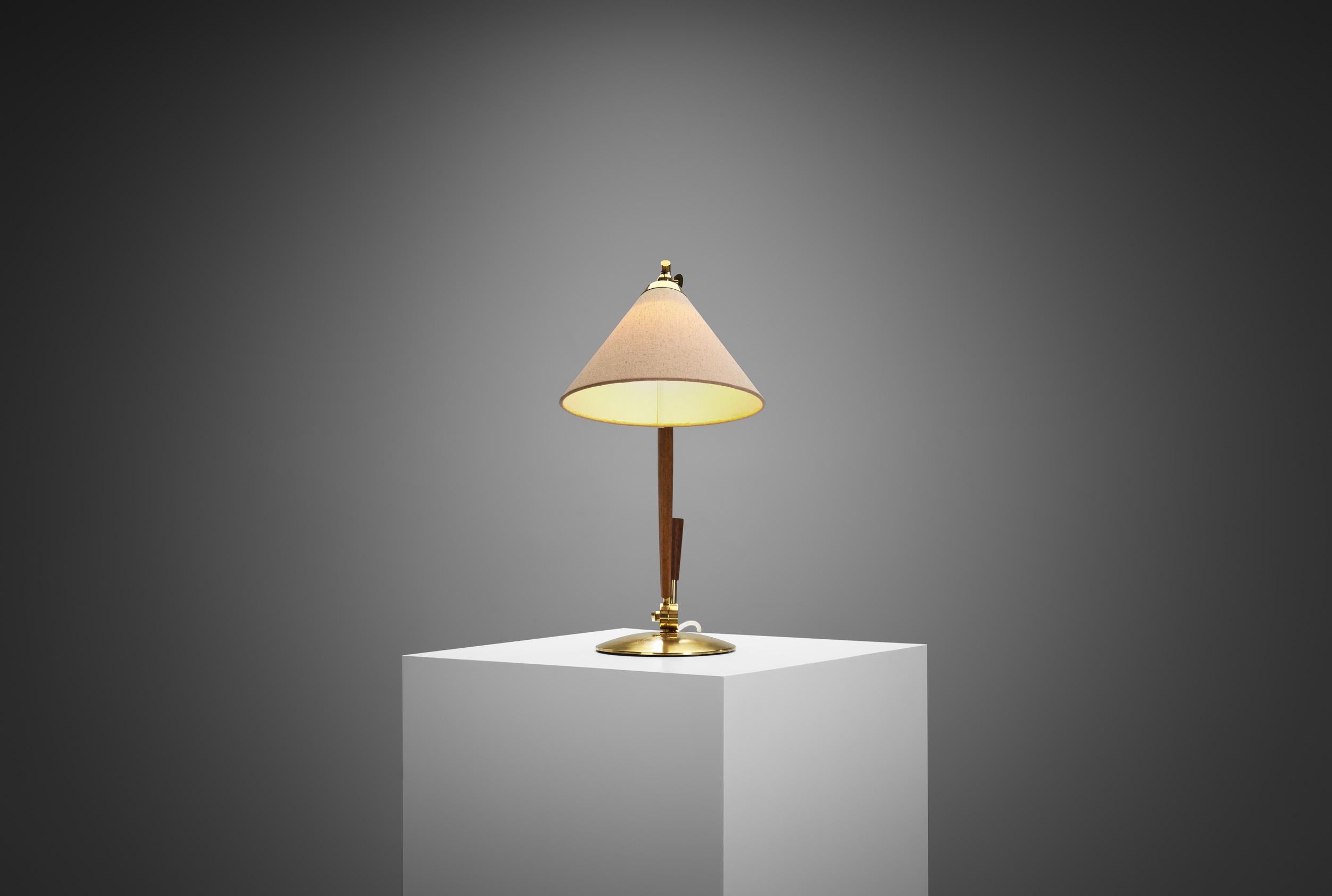 Danish Th. Valentiner Model “THV 375” Adjustable Lamp, Denmark 20th Century