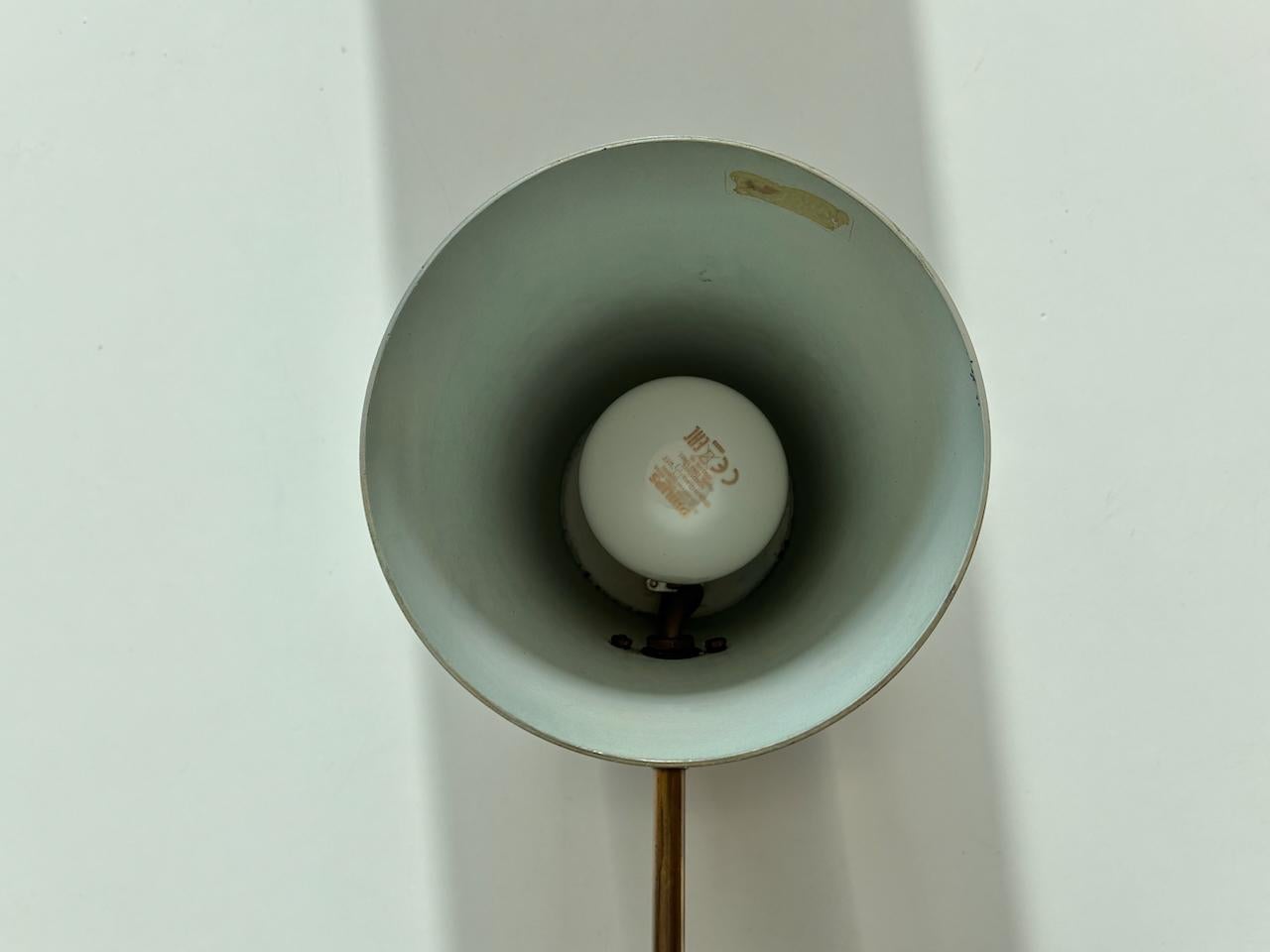 T.H. Valentiner wall lamp brass Made in Denmark 1960's In Good Condition For Sale In Krefeld, DE