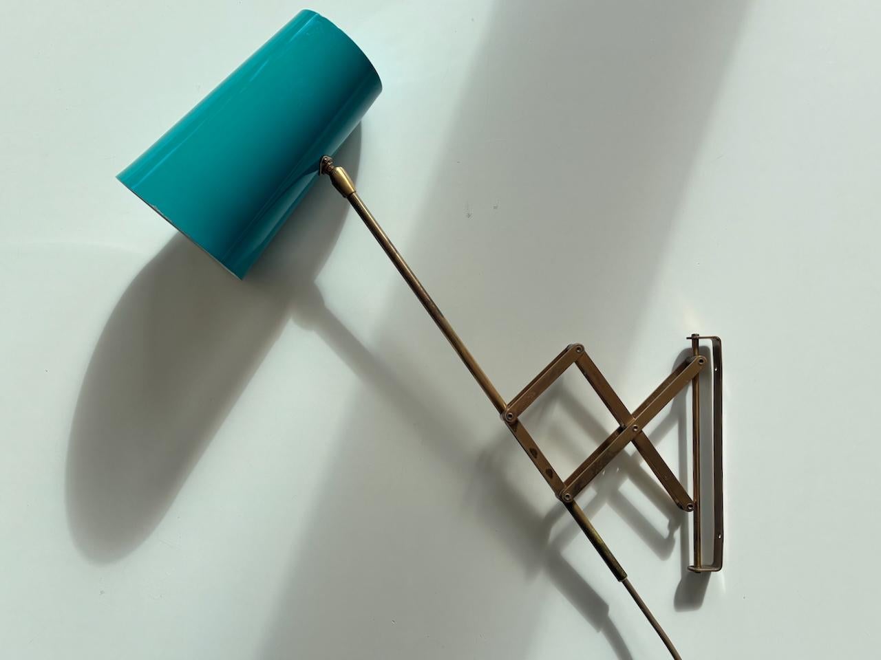 Mid-20th Century T.H. Valentiner wall lamp brass Made in Denmark 1960's For Sale