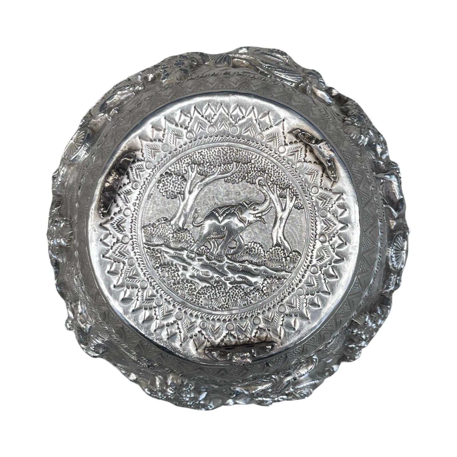 Thabeik silver bowl, Burma, 19th century For Sale 5