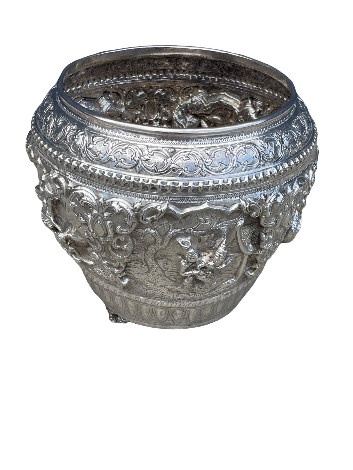 Burmese Thabeik silver bowl, Burma, 19th century For Sale