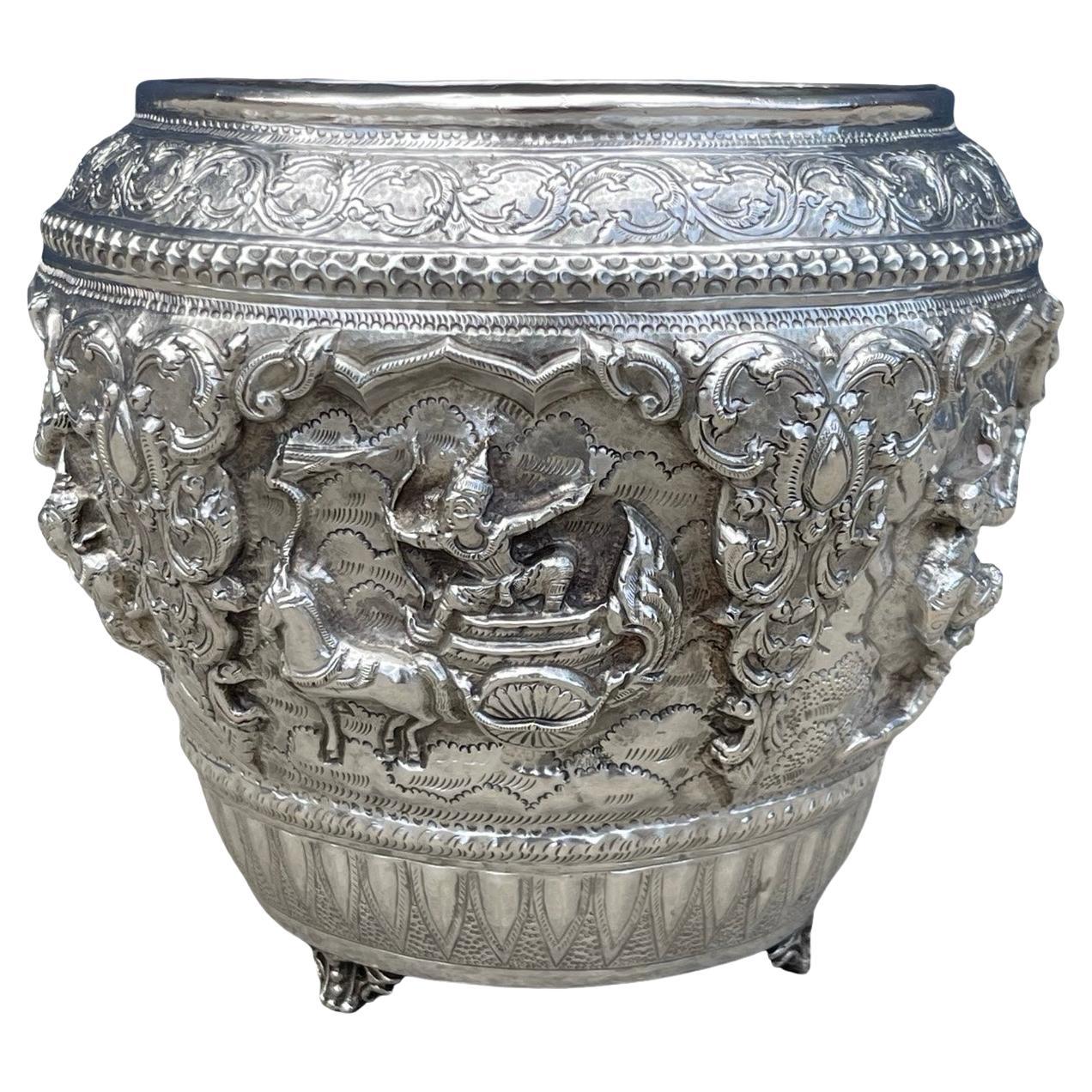 Thabeik silver bowl, Burma, 19th century For Sale
