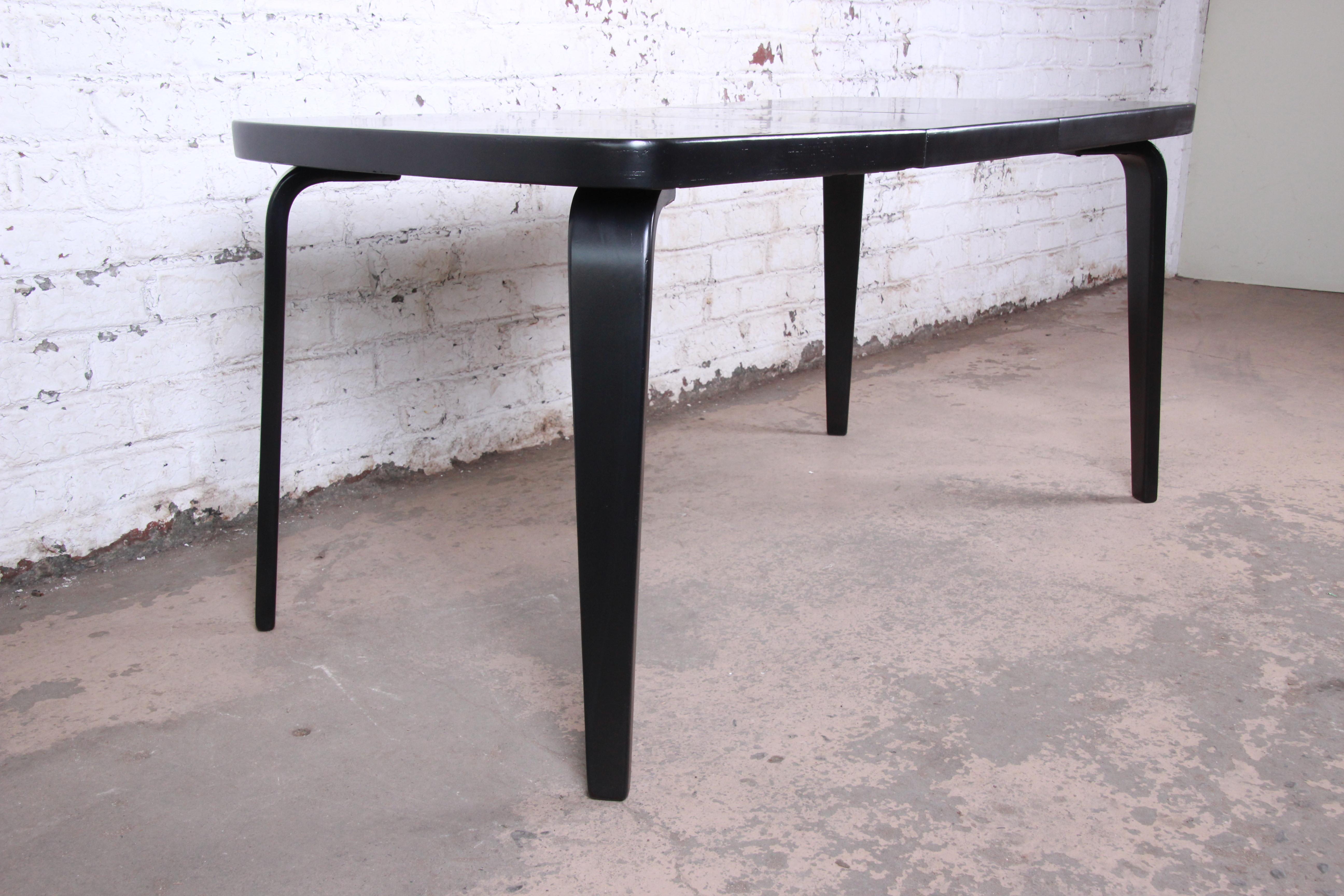 Thaden Jordan Black Lacquered Bentwood Birch Extension Dining Table, 1940s In Good Condition In South Bend, IN