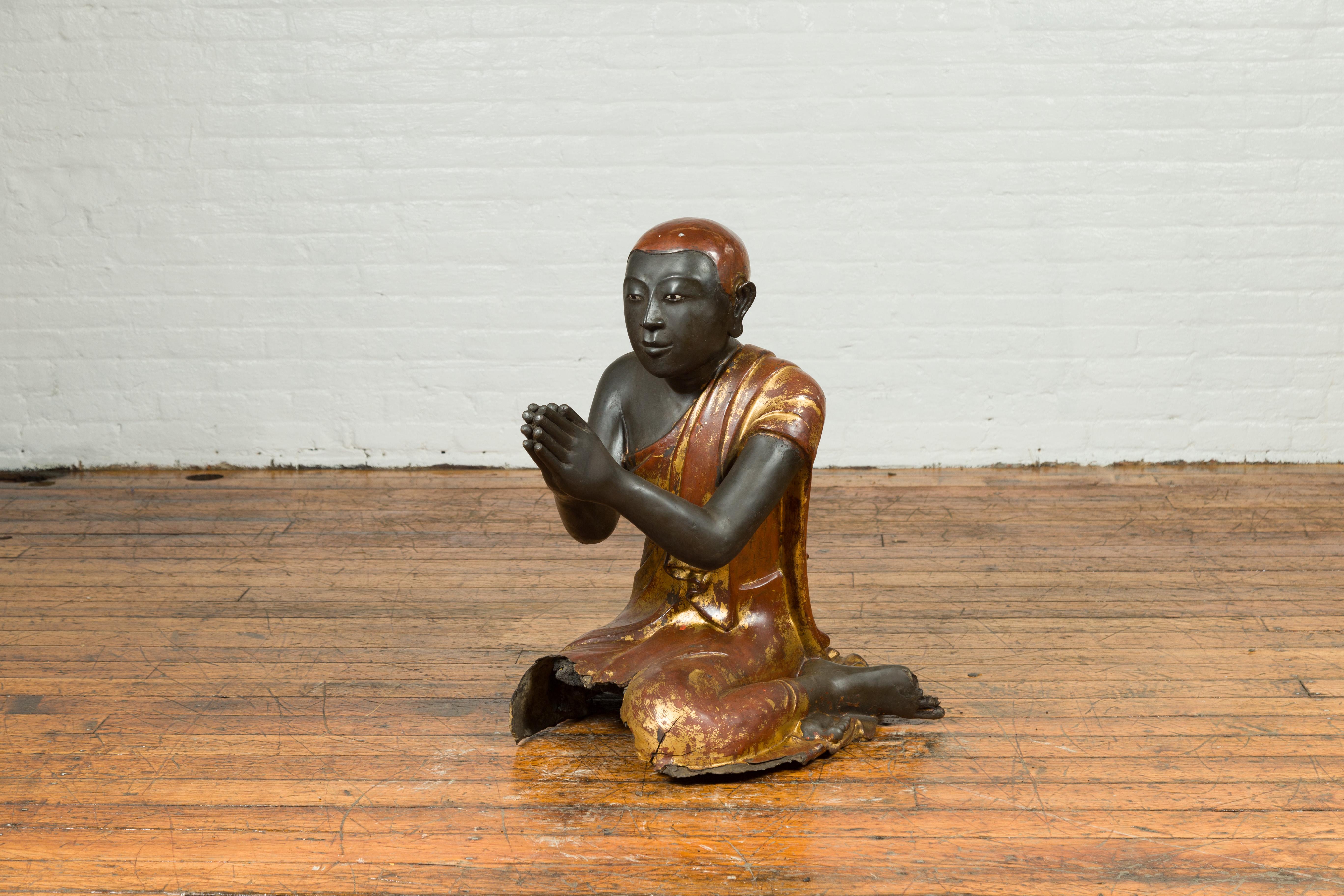 Thai 20th Century Kneeling Ceremonial Temple Monk Lacquered and Gilt Sculpture For Sale 4