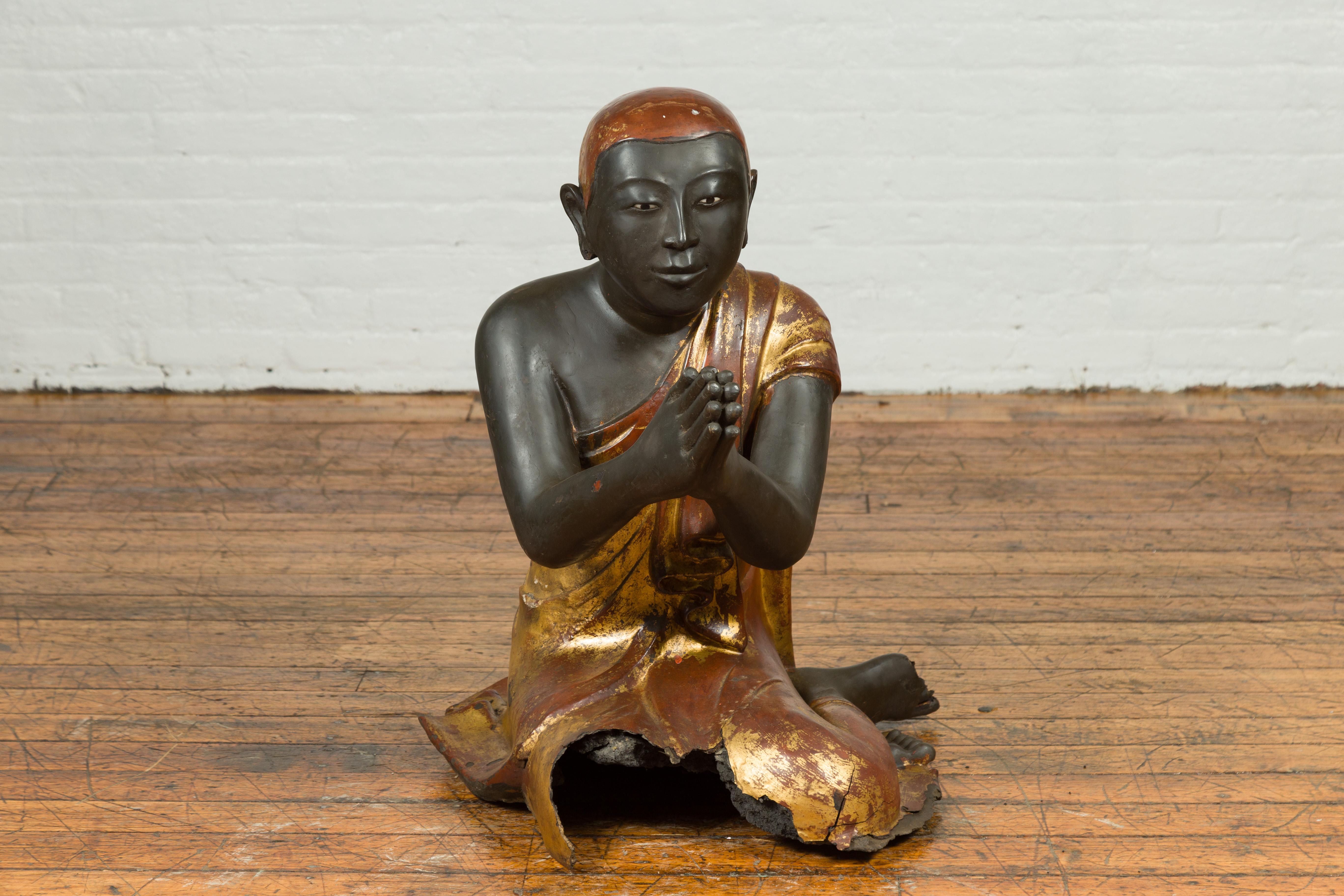 Thai 20th Century Kneeling Ceremonial Temple Monk Lacquered and Gilt Sculpture For Sale 3