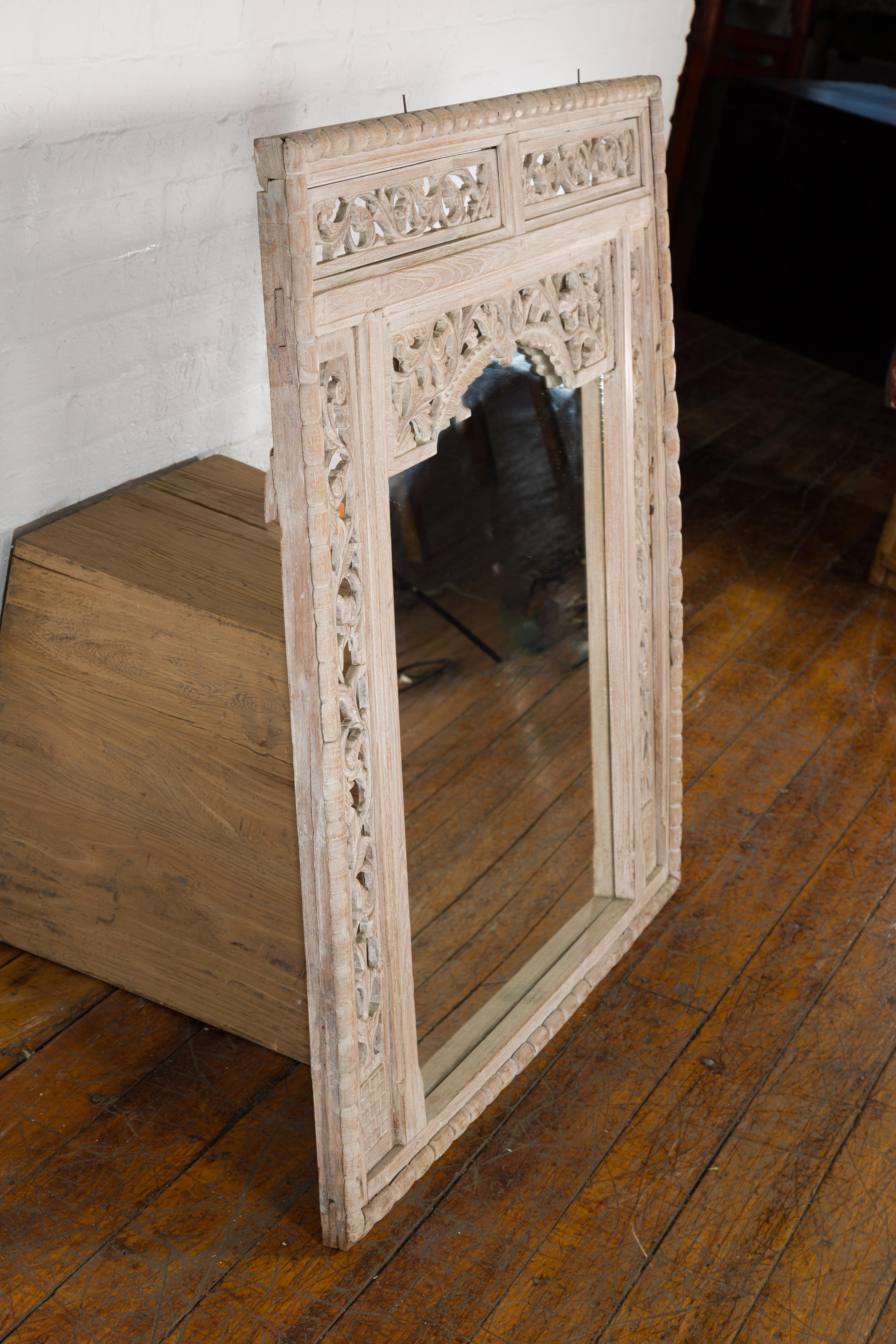 19th Century Antique Mirror with Carved Wooden Frame For Sale 6