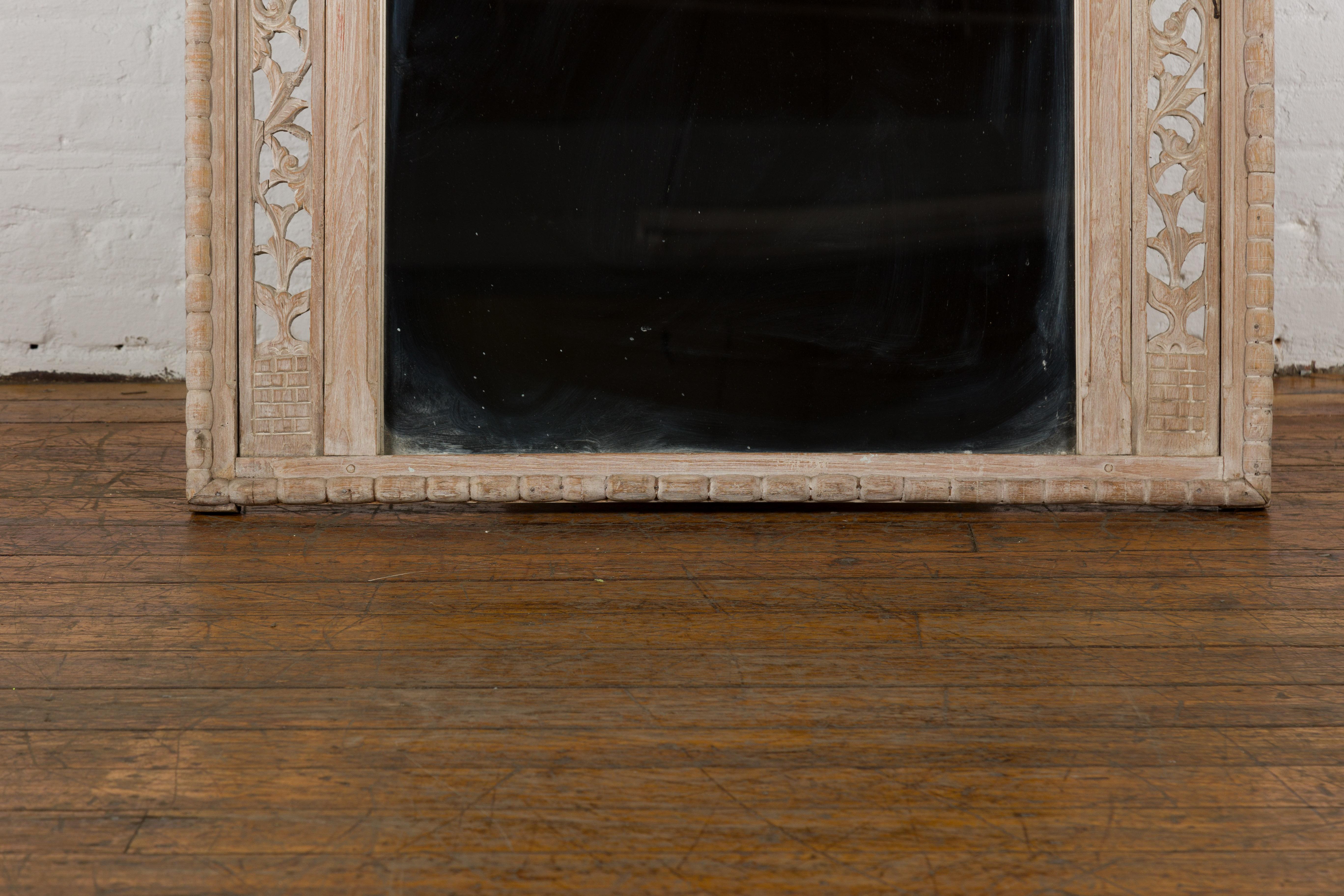 19th Century Antique Mirror with Carved Wooden Frame In Good Condition For Sale In Yonkers, NY