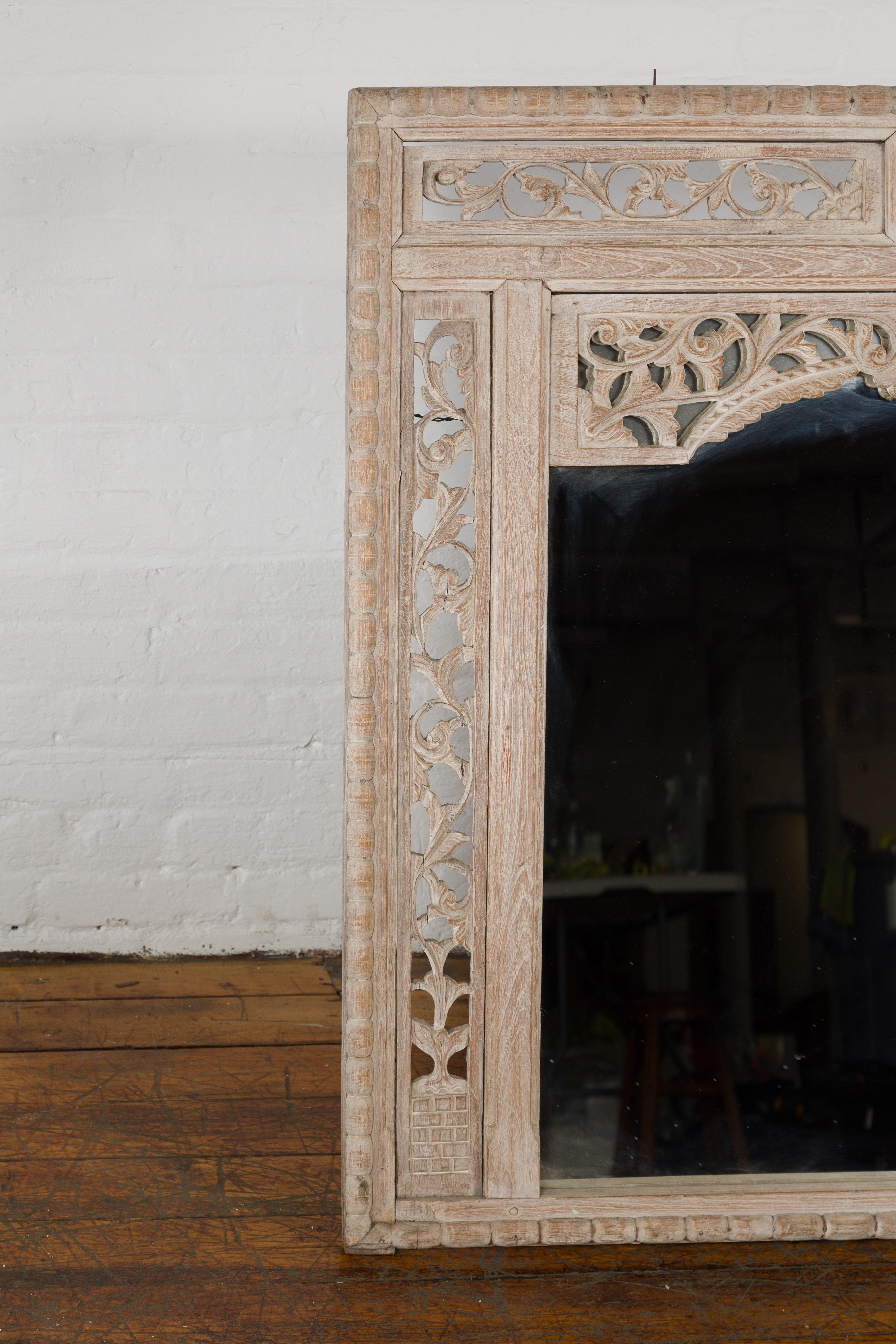 19th Century Antique Mirror with Carved Wooden Frame For Sale 1