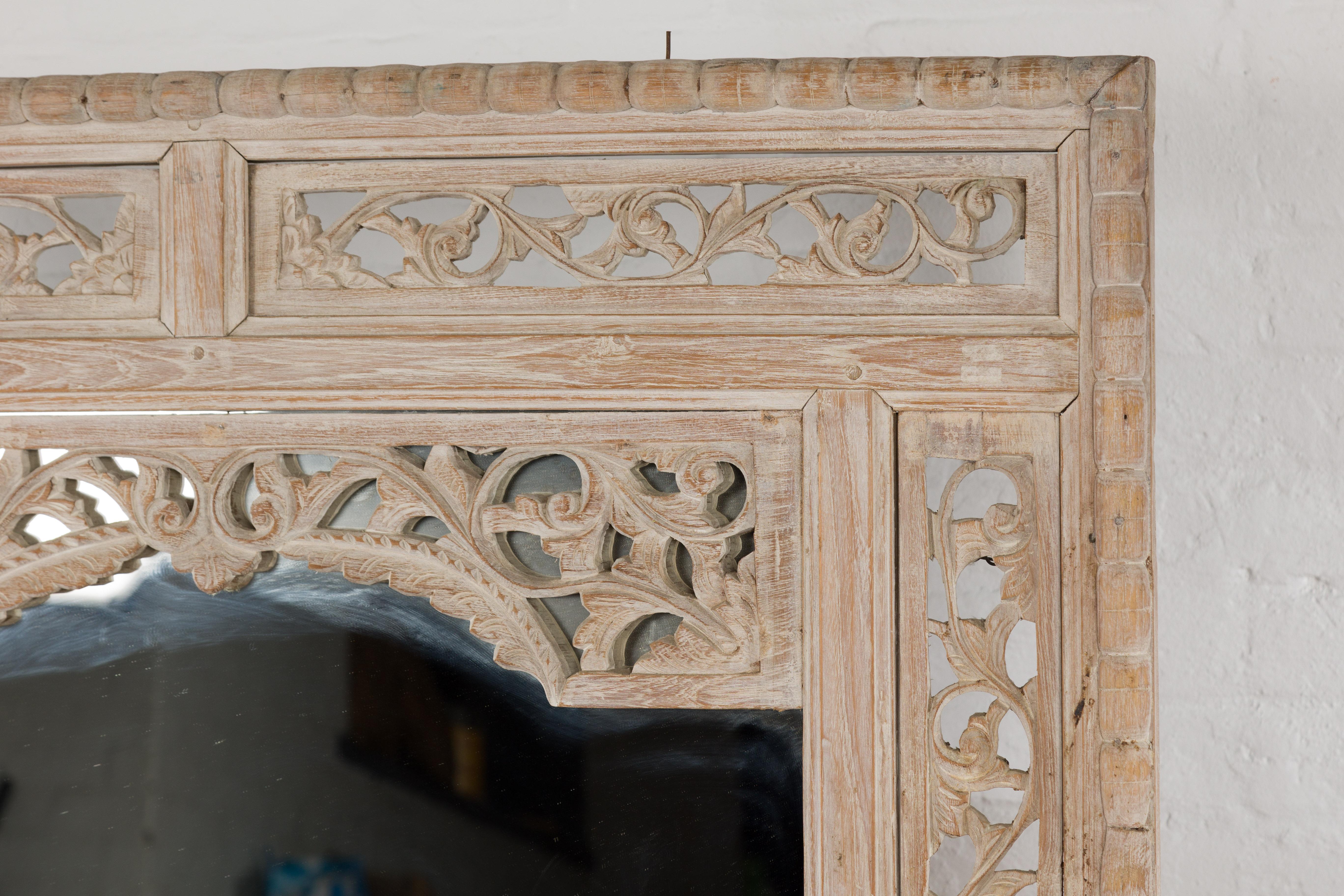 19th Century Antique Mirror with Carved Wooden Frame For Sale 2