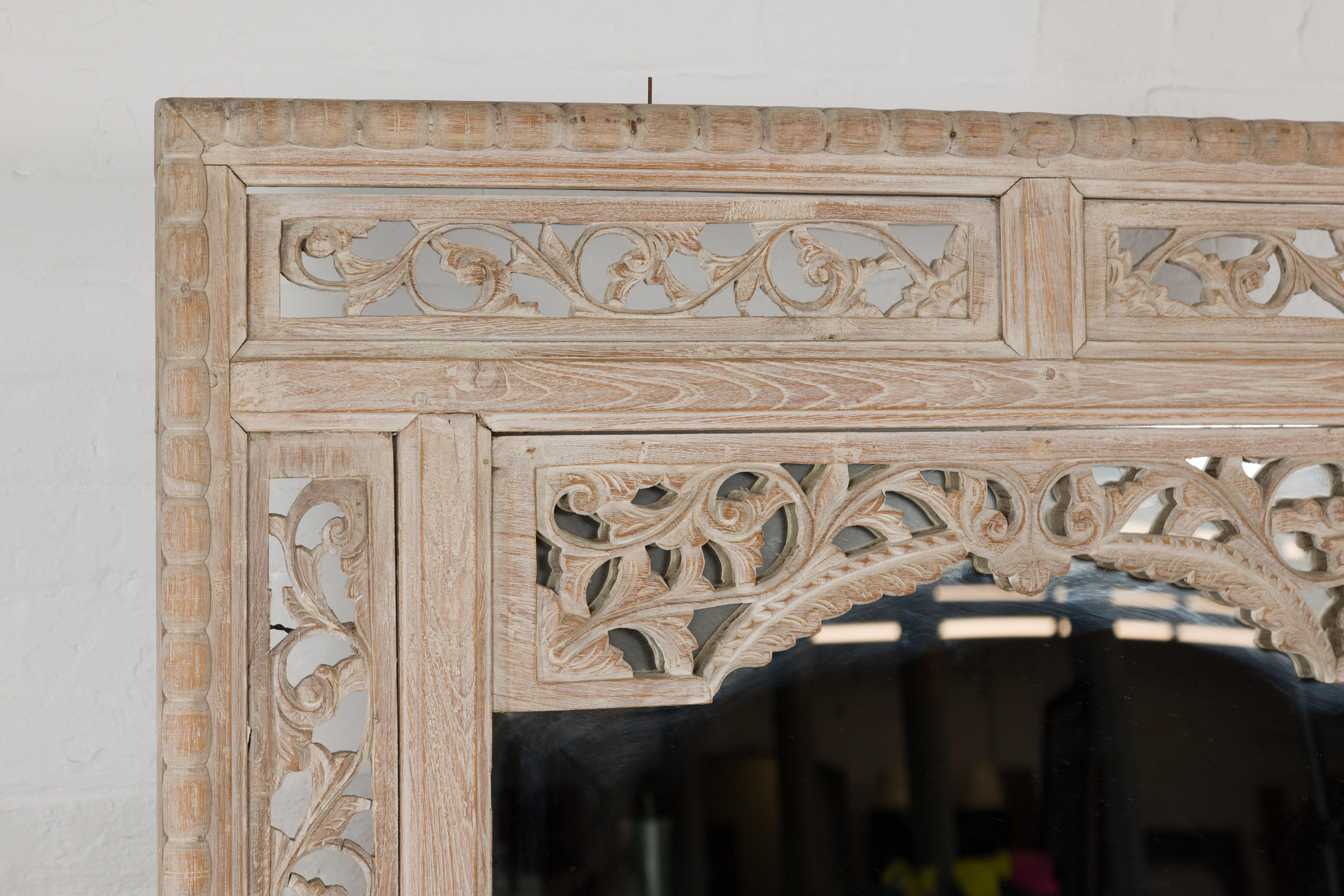 19th Century Antique Mirror with Carved Wooden Frame For Sale 3