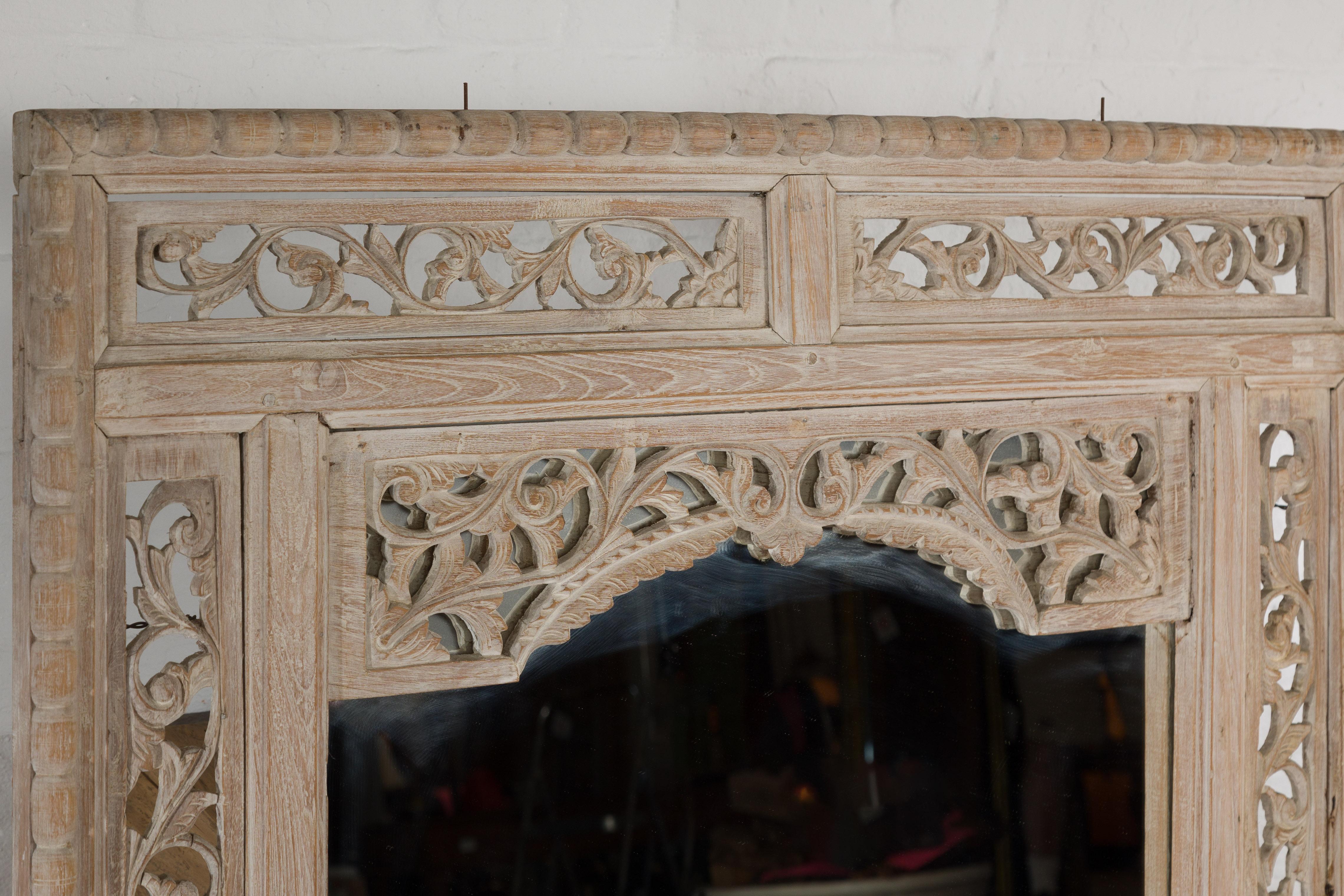 19th Century Antique Mirror with Carved Wooden Frame For Sale 4