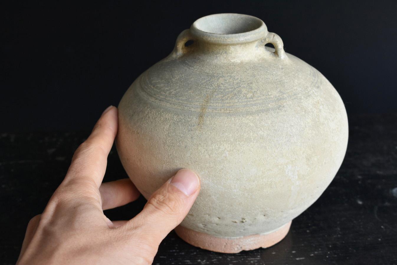 Other Thai antique pottery jar/15th to 16th century/excavated pottery