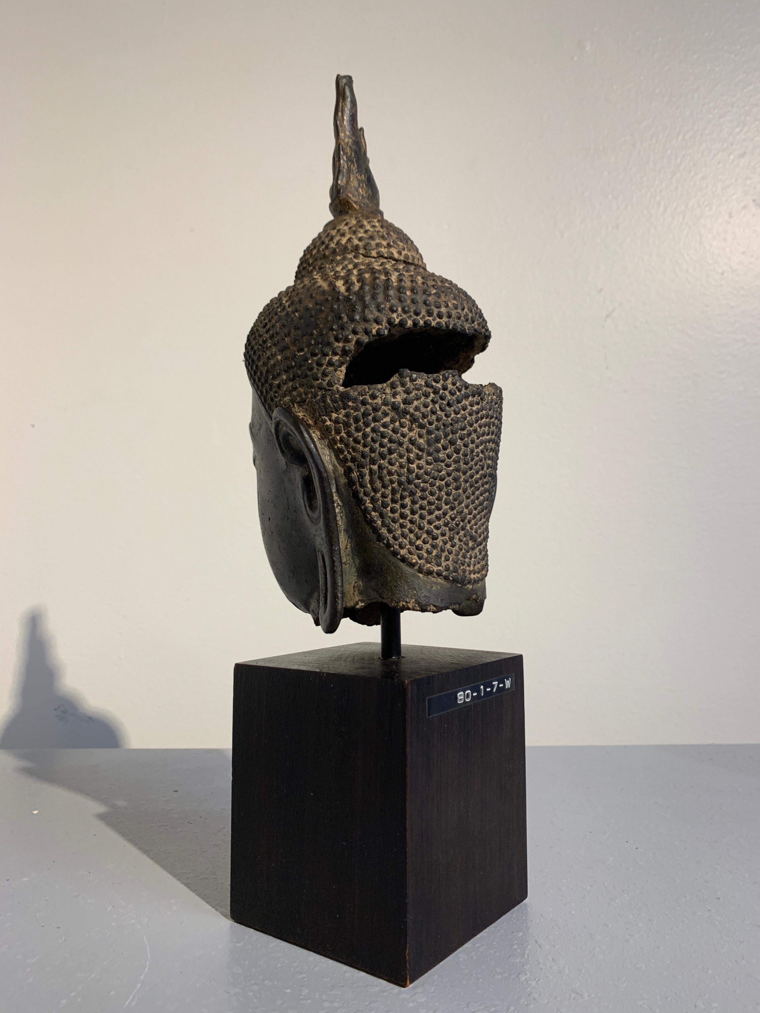 thai head cast