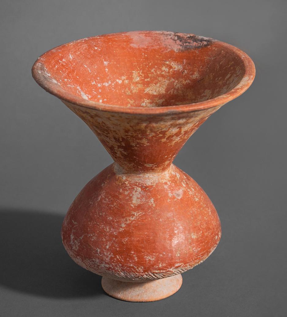 Thai Ban Prasat ware vase, the Ban Prasat area of Thailand was home to an agrarian civilization about 3000 years ago. Discovered by an archeological dig in 1991, a number of burial sites were discovered ranging in age from circa 1500 BC-500 BC. In