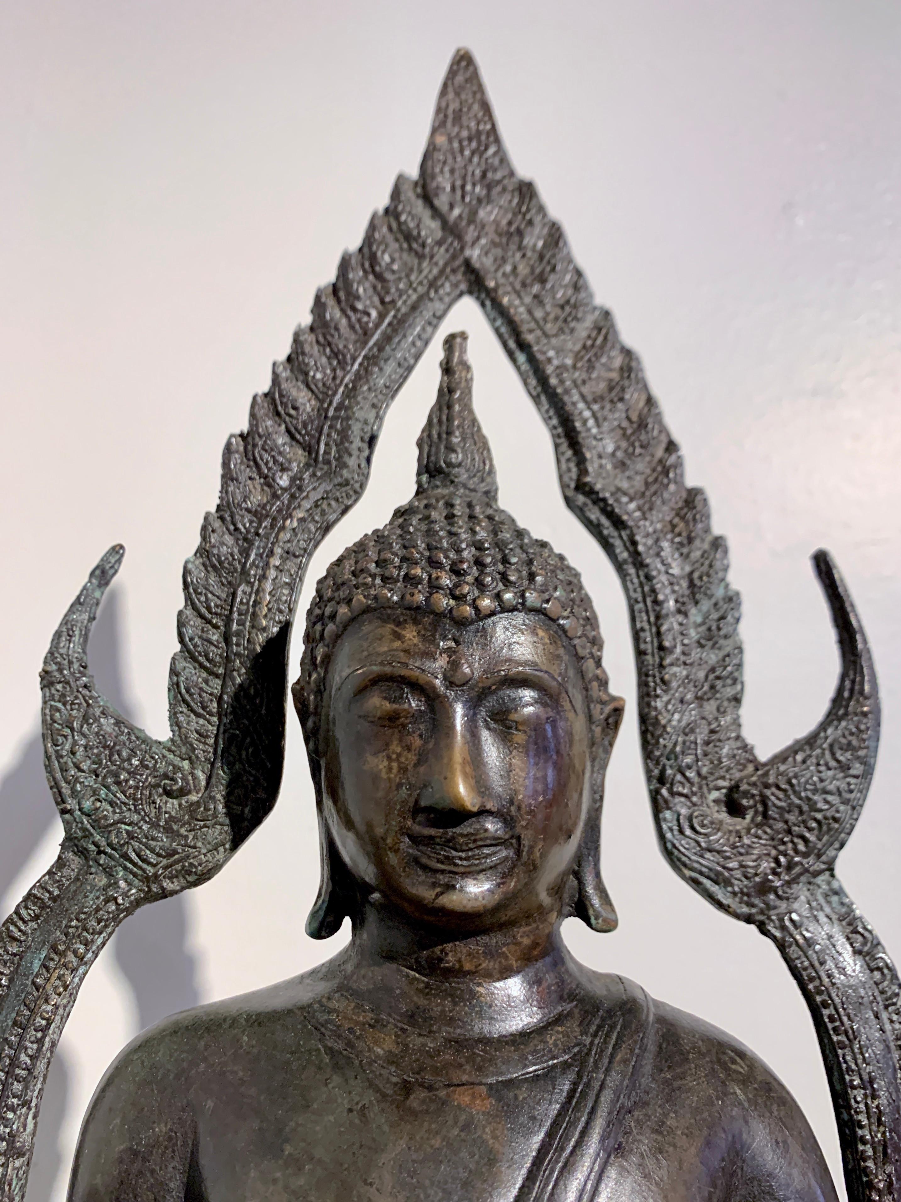Buddha di bronzo thailandese, Phra Phuttha Chinnarat, inizio XX secolo, Thailandia in vendita 4