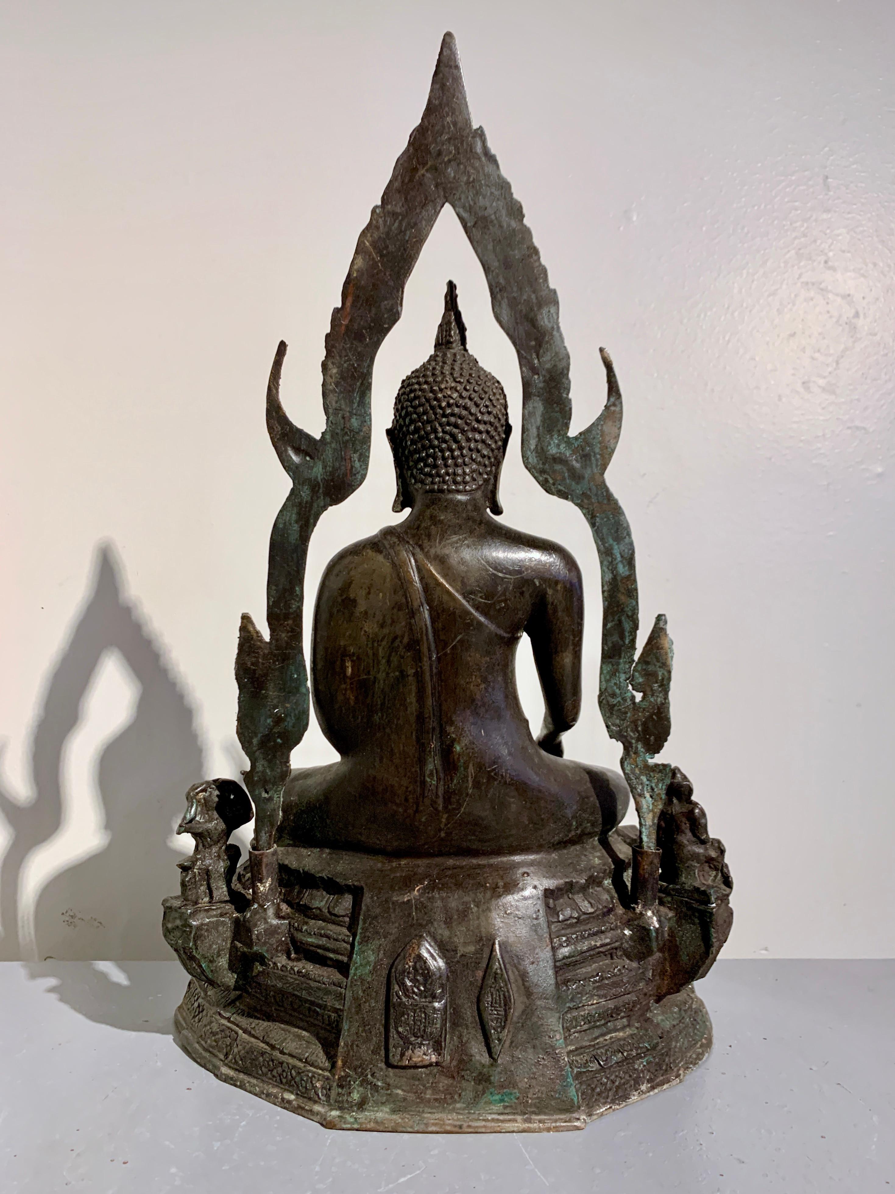 Thailändischer Bronze-Buddha, Phra Phuttha Chinnarat, frühes 20. Jahrhundert, Thailand (Frühes 20. Jahrhundert) im Angebot