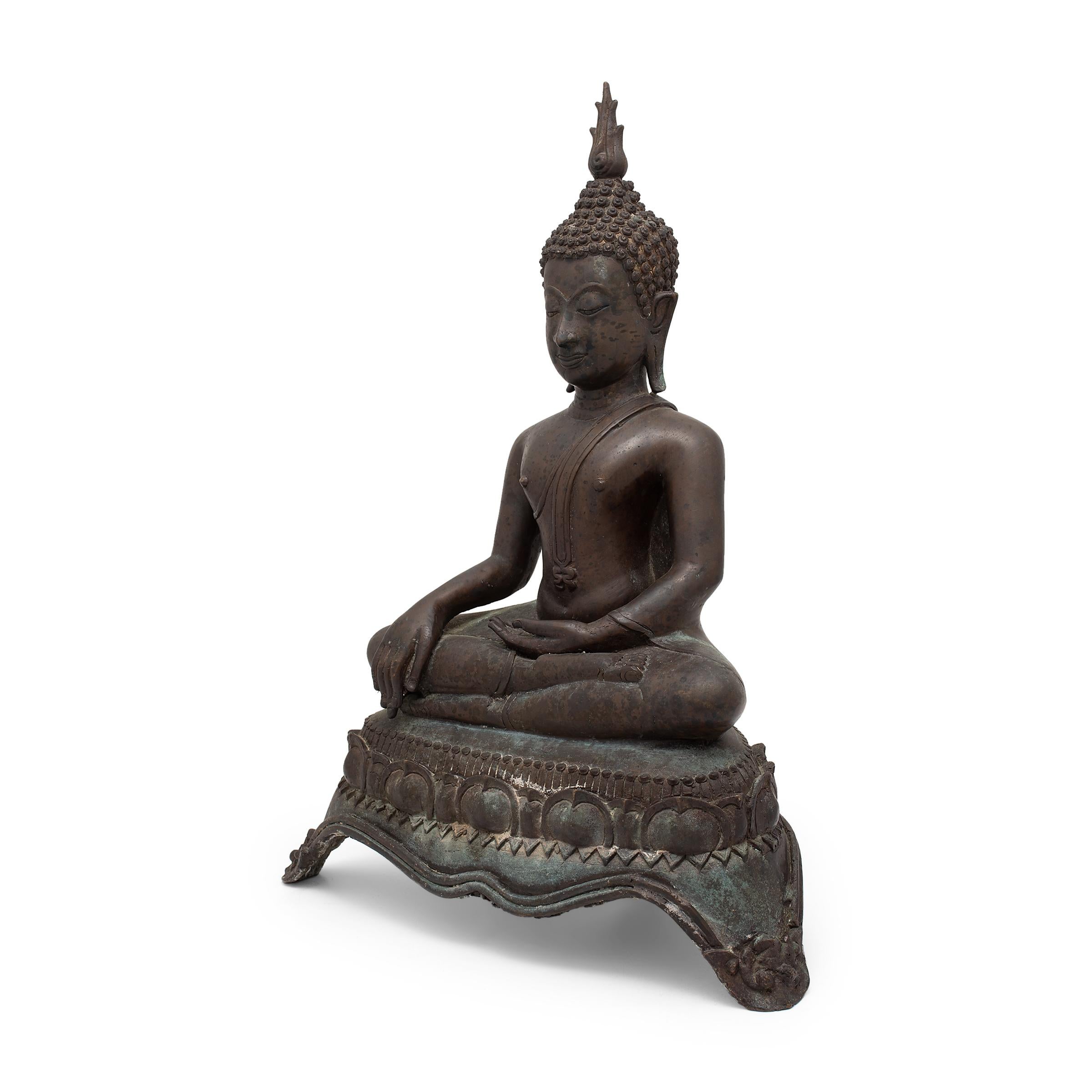 Thai Bronze Seated Buddha, c. 1850 In Good Condition In Chicago, IL