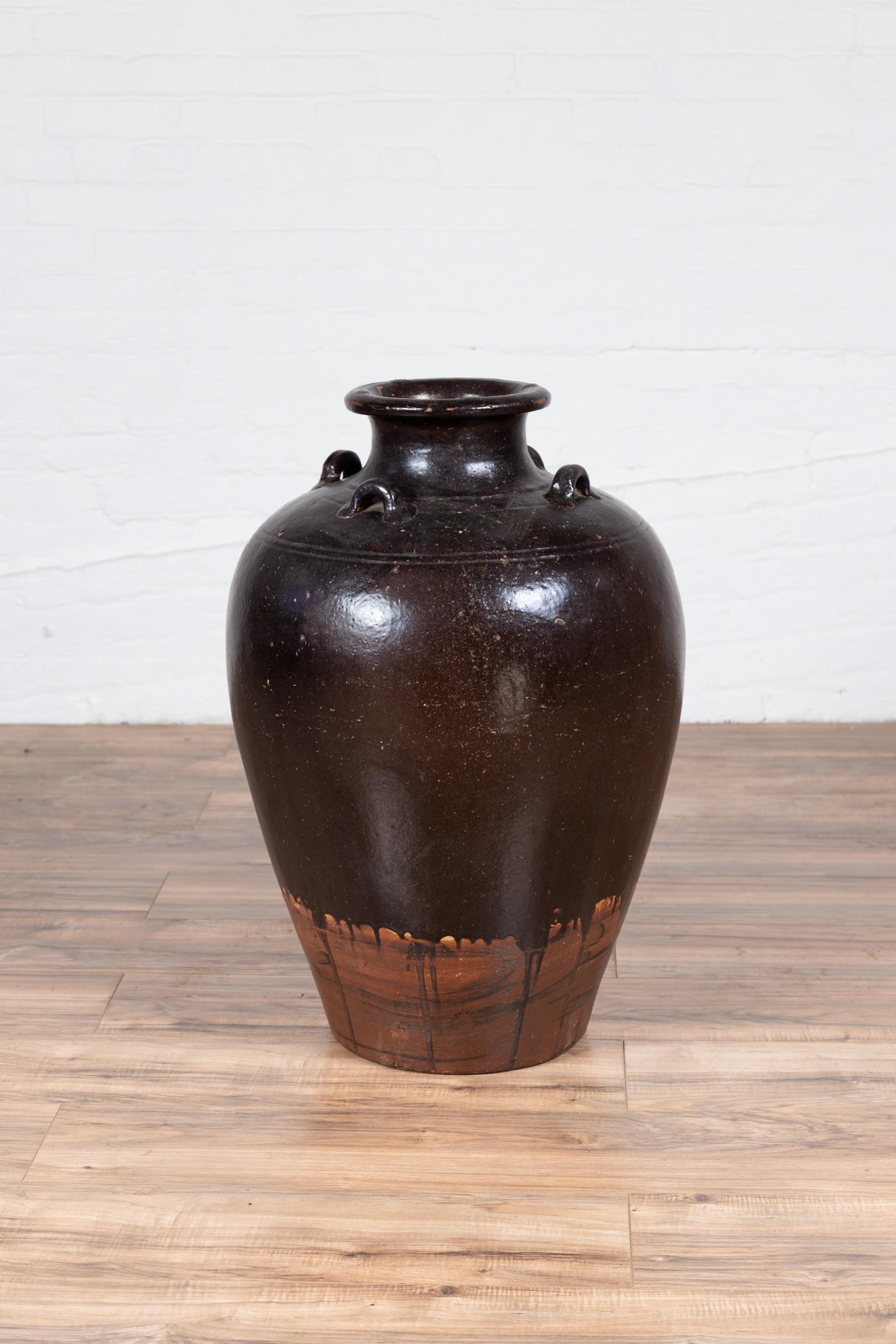 Thai Brownware Monochrome Water Jar with Carrying Handles, Early 20th Century For Sale 5