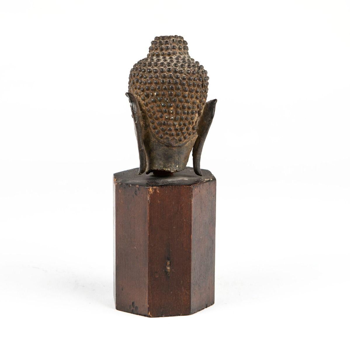 Thai Buddha Head in Bronze, 17th-18th Century For Sale 1