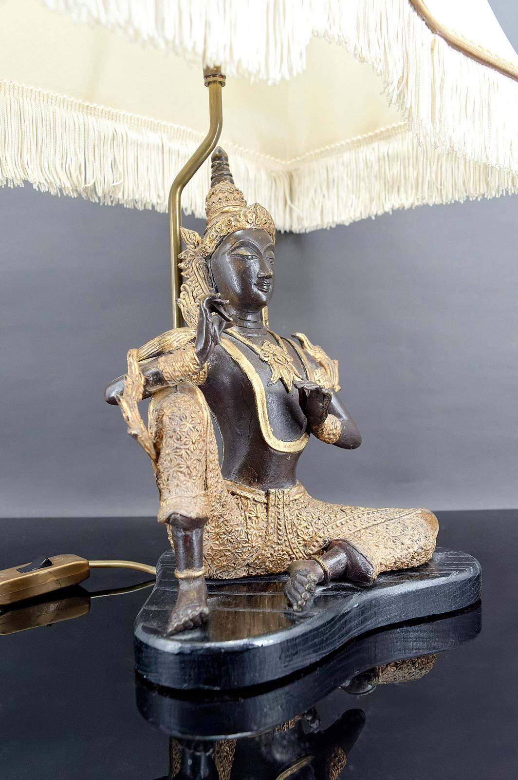 Lampe bouddha thaïlandaise en bronze à double patine noire et or, France, Circa 1960 en vente 6