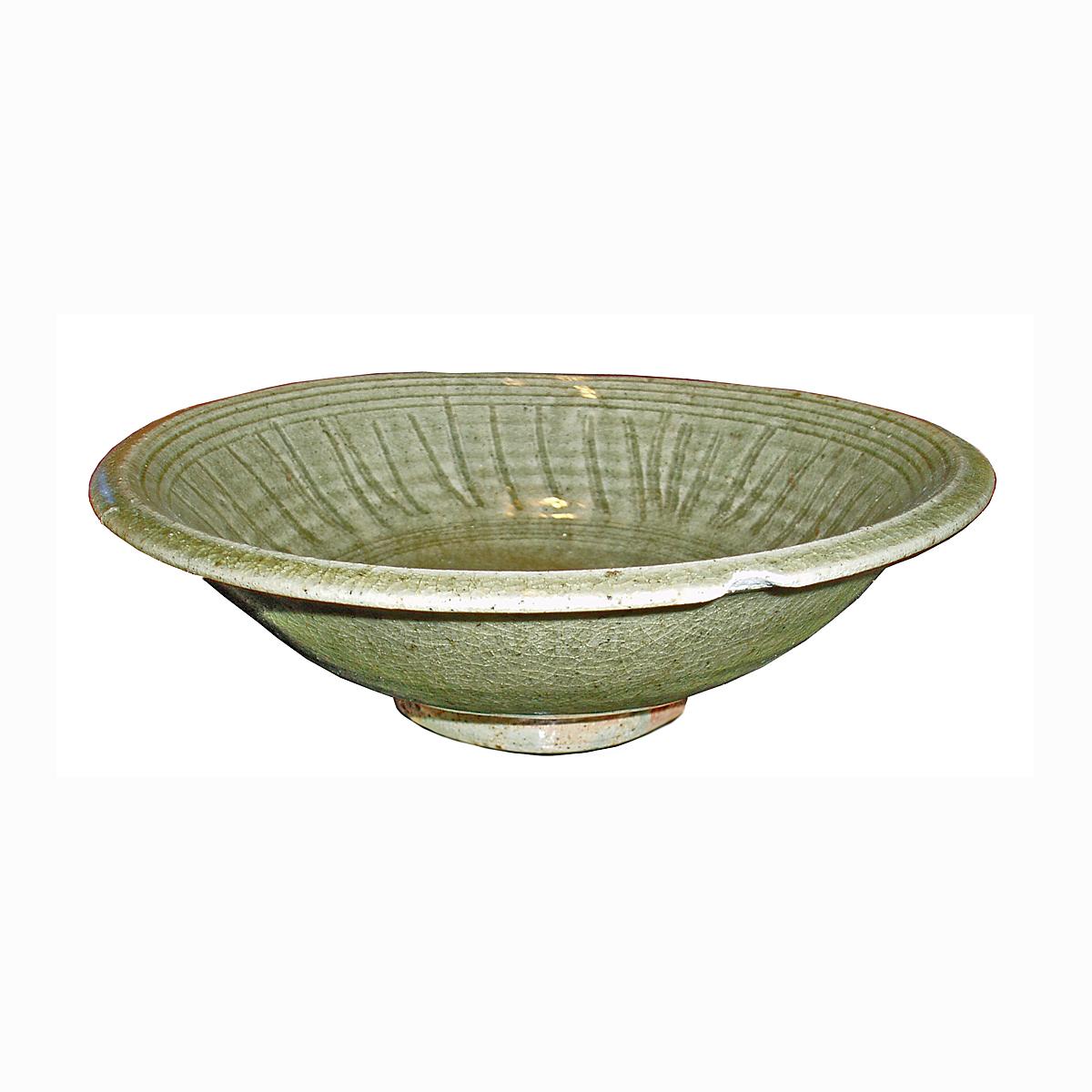Thai Celadon Bowl, 16th Century 3