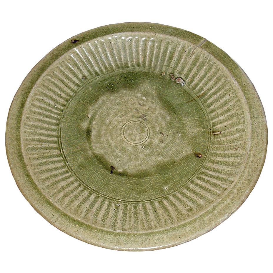 Assiette céladon thaïlandaise, 15e siècle