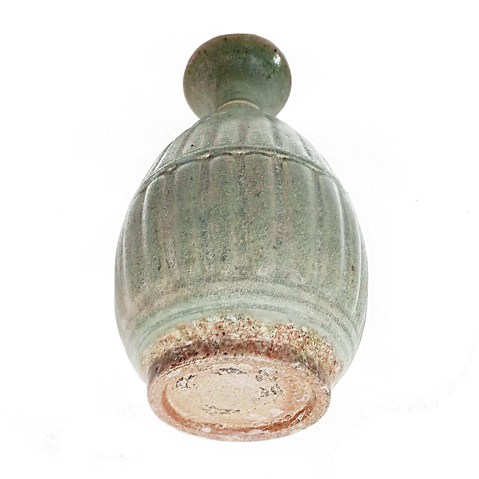 Thai Celadon Vase, Late 19th Century For Sale 6