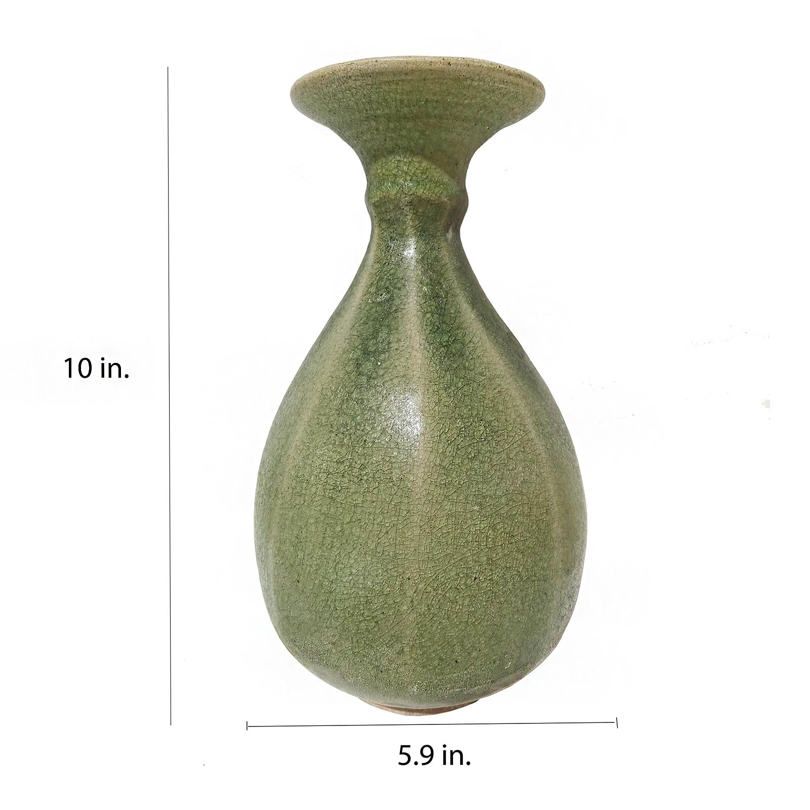 Thai Celadon Vase, Late 19th Century For Sale 7
