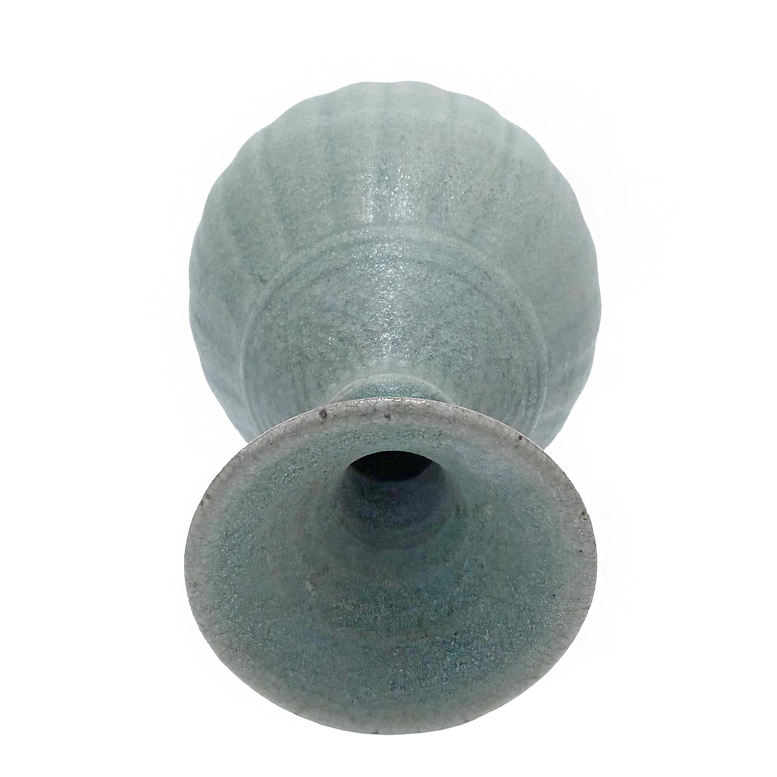 Thai Celadon Vase, Late 19th Century In Good Condition For Sale In New York, NY
