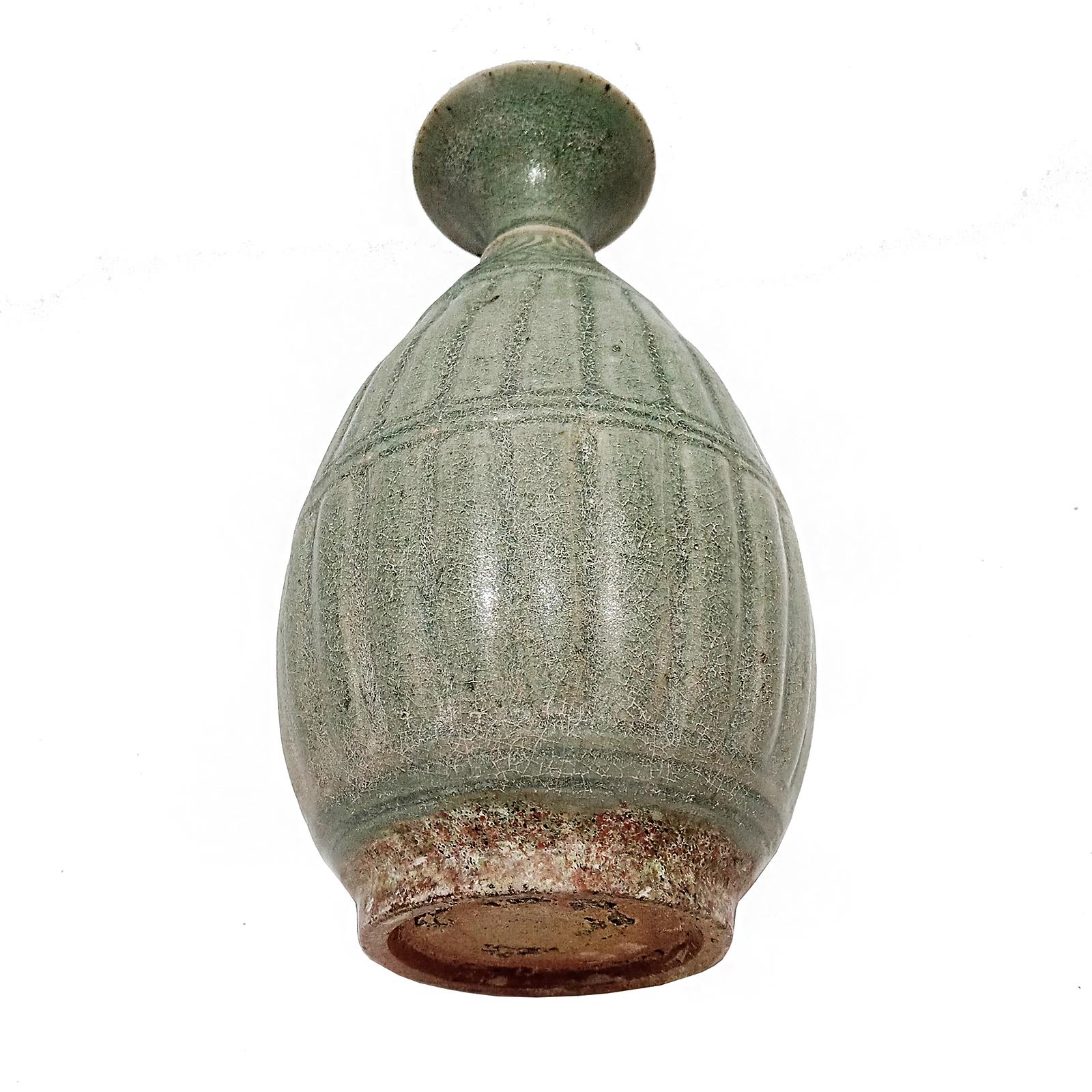 Hand-Crafted Thai Celadon Vase, Late 19th Century For Sale