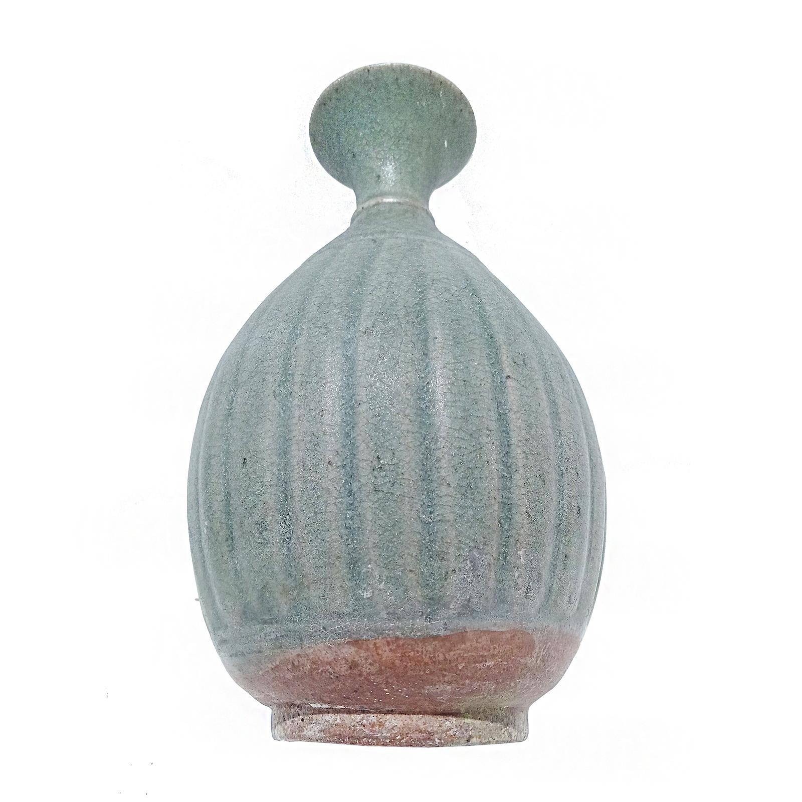 Thai Celadon Vase, Late 19th Century For Sale 2