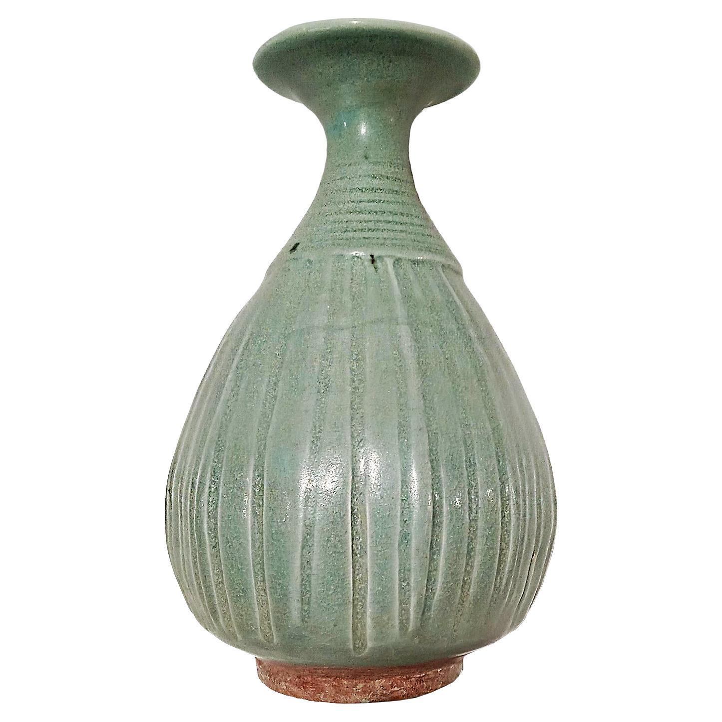Vase thaïlandais en céladon, fin du 19e siècle