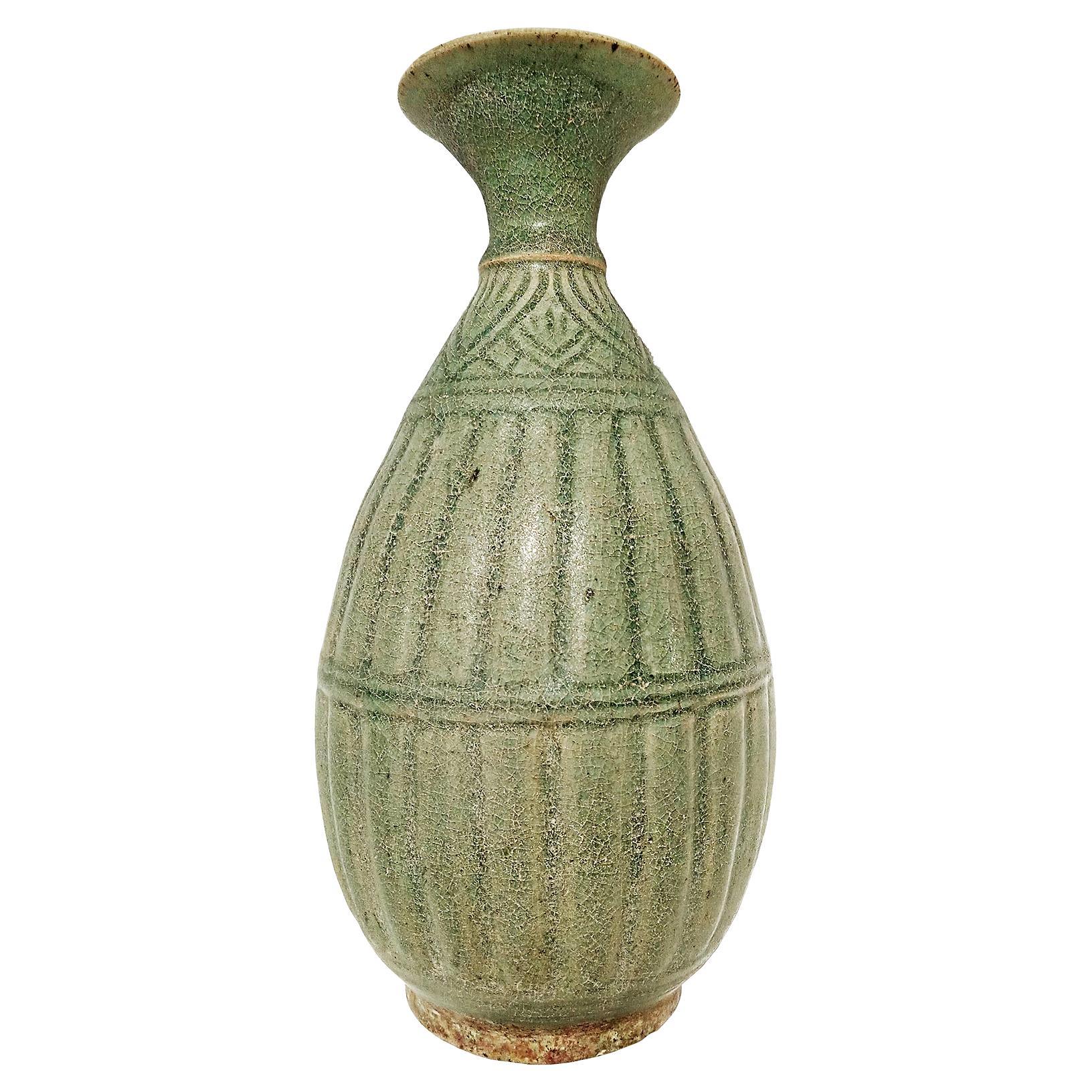 Vase thaïlandais en céladon, fin du 19e siècle