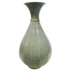 Vase thaïlandais céladon, milieu du XXe siècle