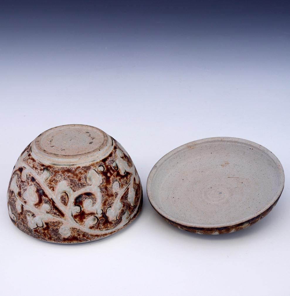 18th Century and Earlier Thai ceramic covered box from the Sawankhalok kilns For Sale