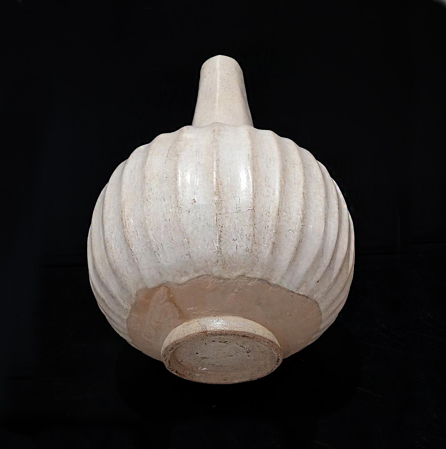 Thai Ceramic Vase with Beige Glaze For Sale 4