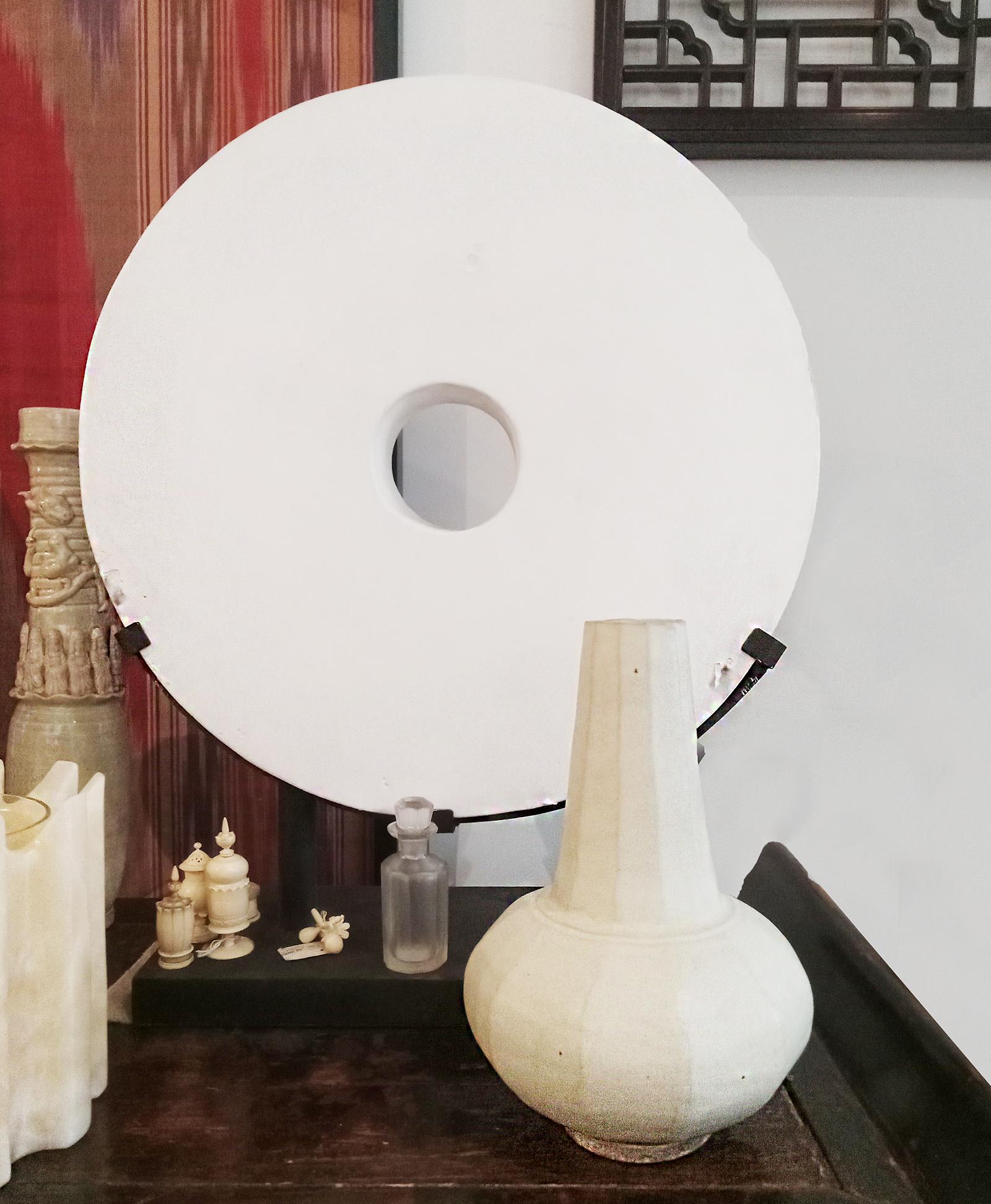 Thai Ceramic Vase with White Glaze, Contemporary im Angebot 6
