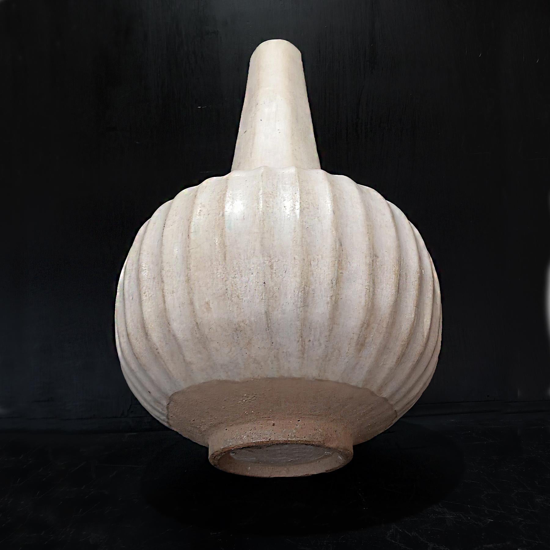 Thai Ceramic Vase with Beige Glaze For Sale 2