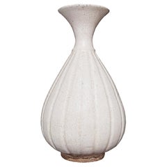 Vase en céramique thaïlandaise à glaçure blanche