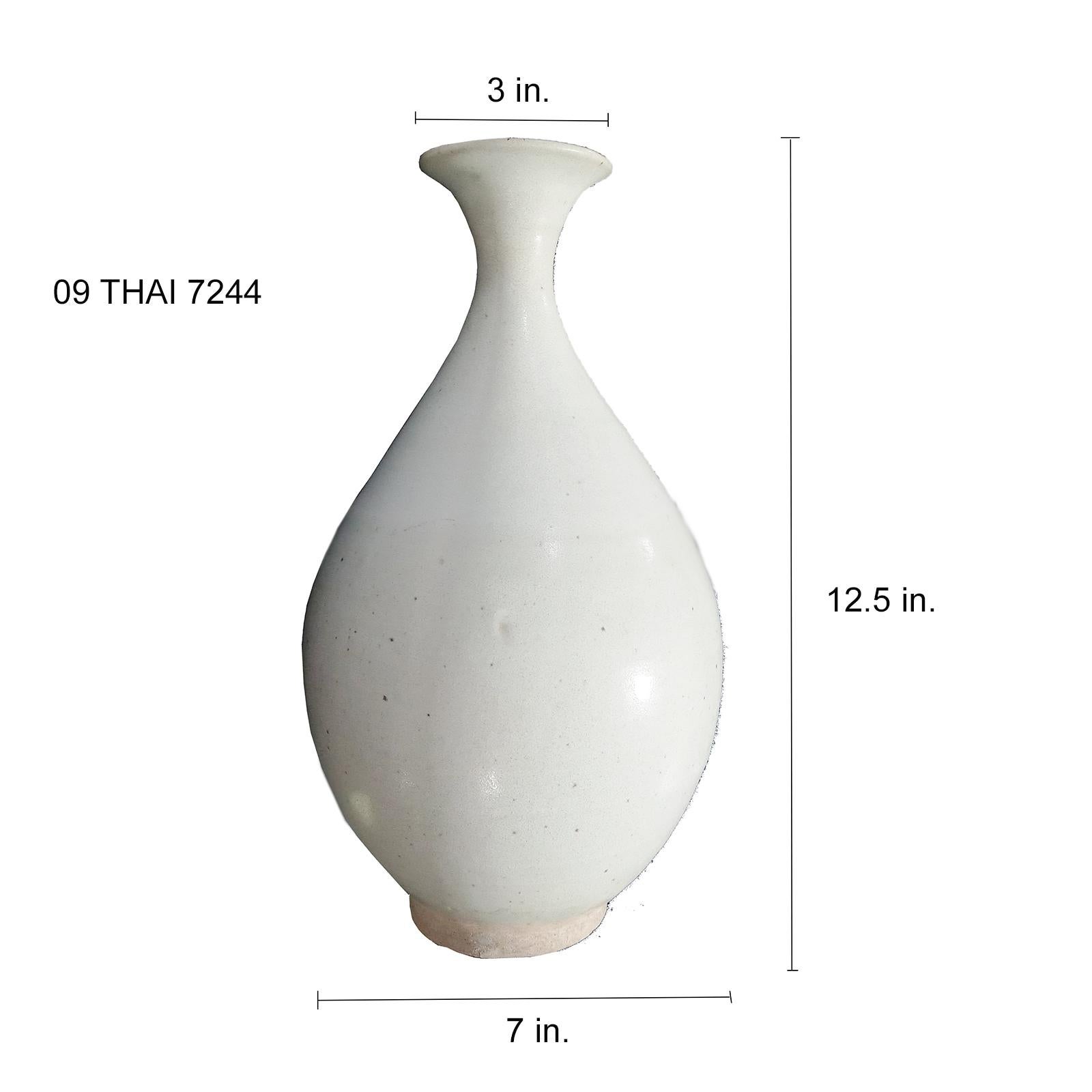 Thai-Keramikvase mit weißer Glasur, Mitte 20. im Angebot 3