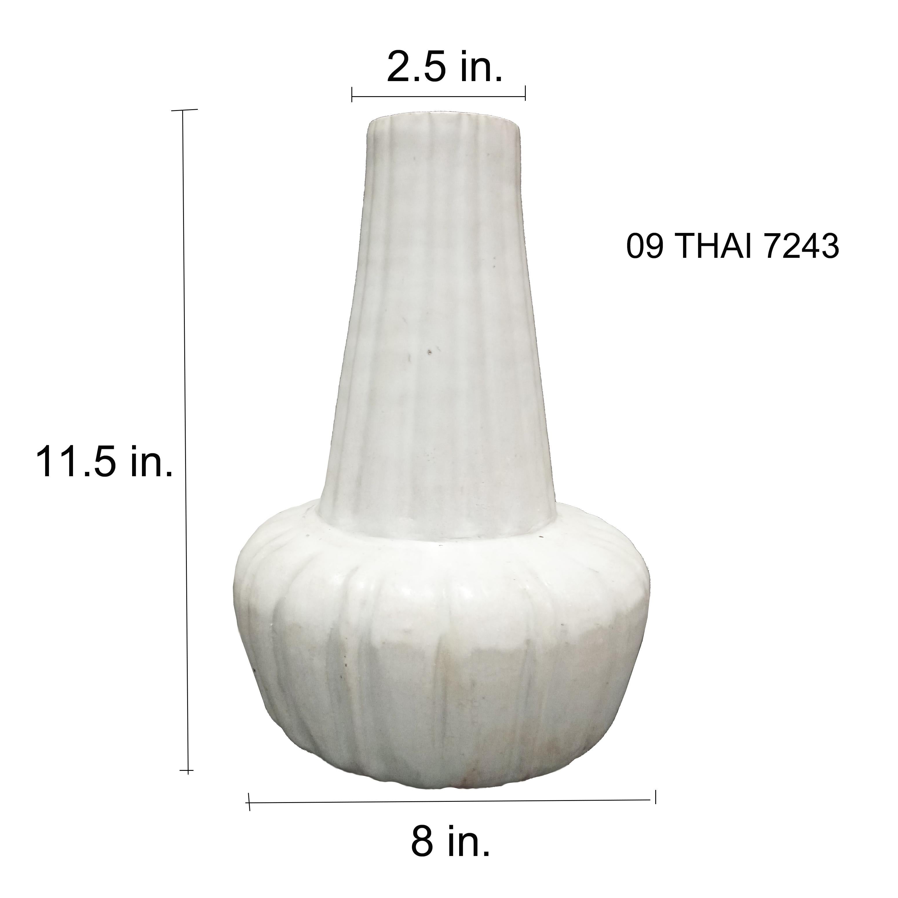 Jarrón de cerámica tailandesa con esmalte blanco, mediados del siglo XX en venta 1