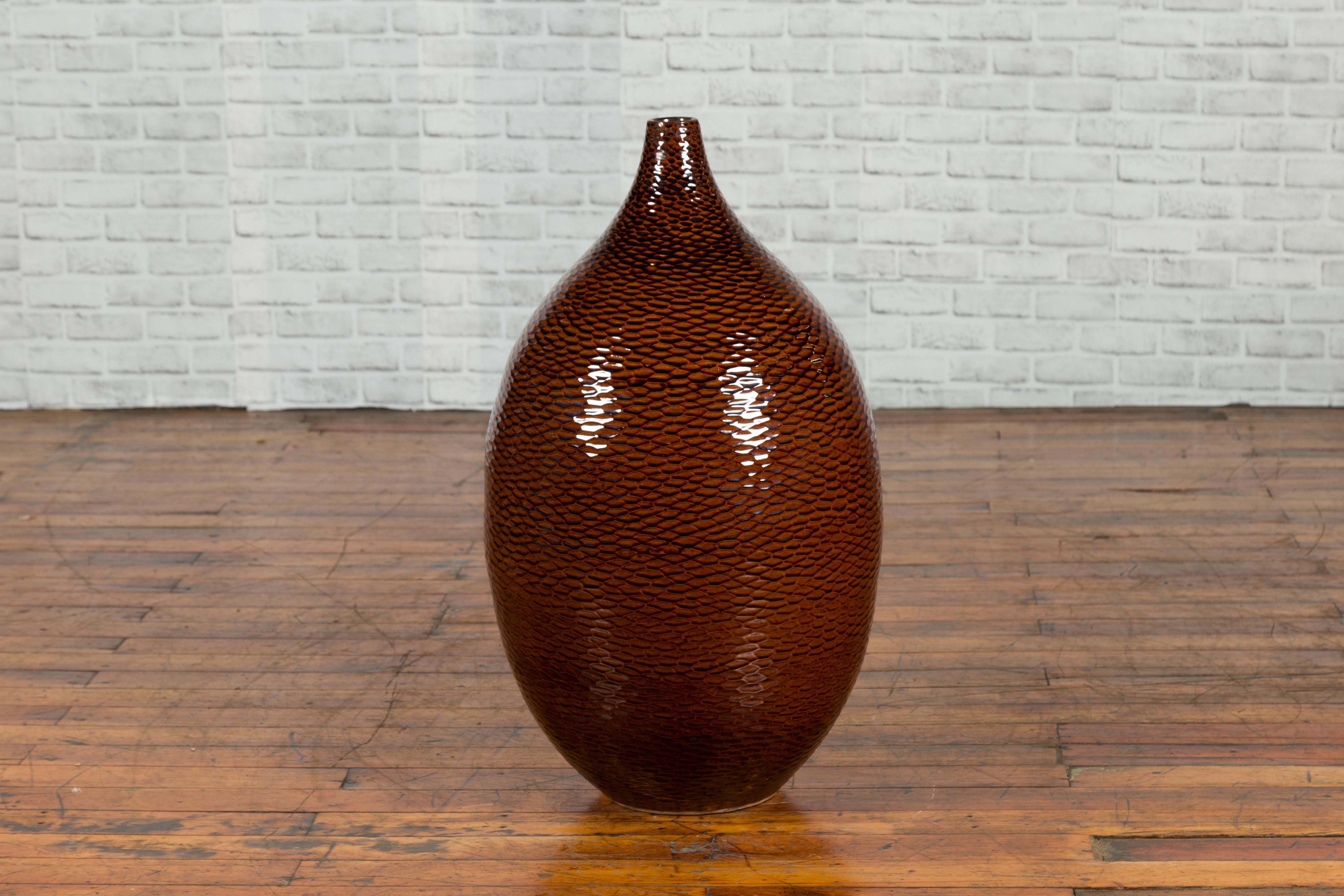 Thai Chiang Mai Brown Textured Teardrop Shaped Vase from the Prem Collection For Sale 3