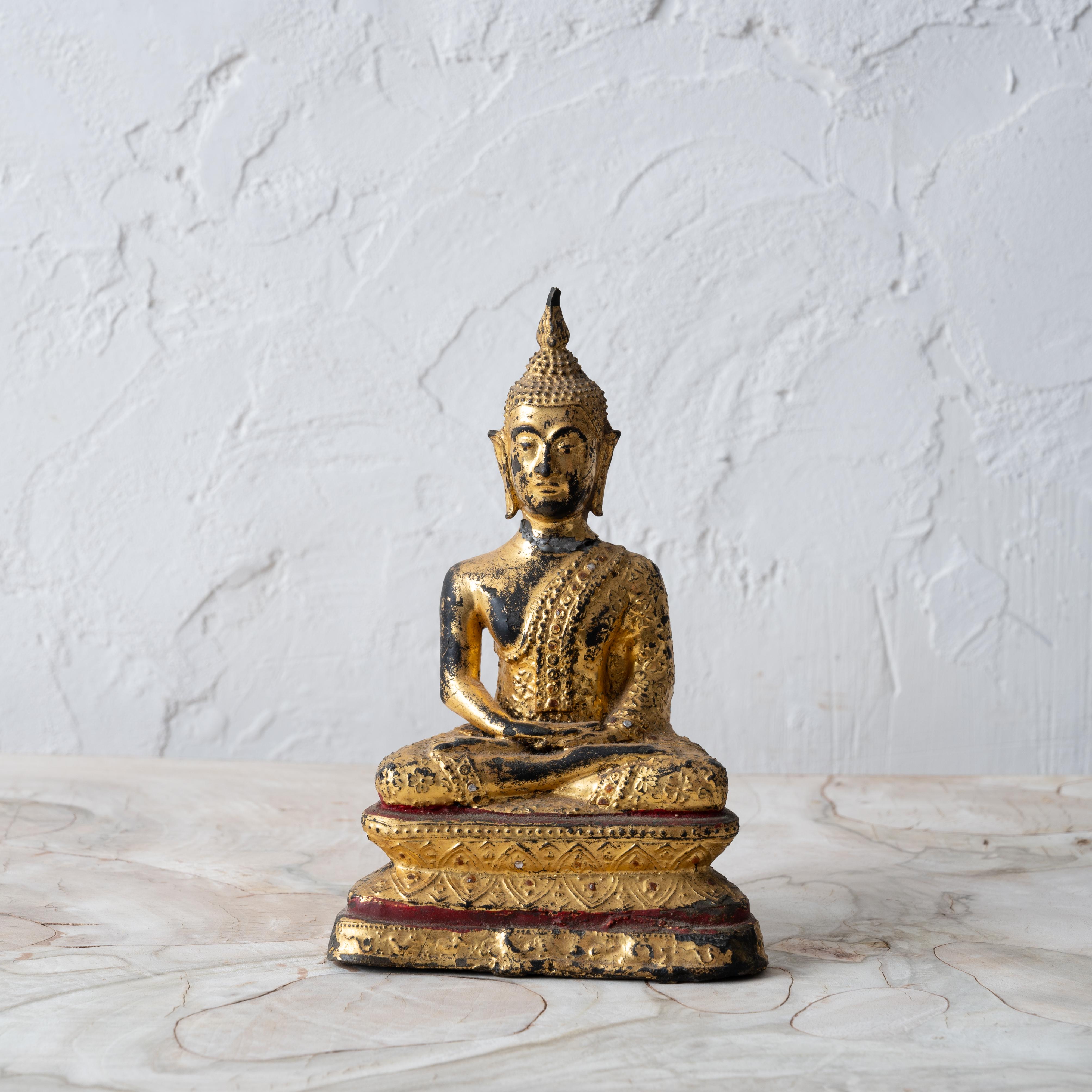 Thai Gilt Bronze Buddha, 19th Century In Good Condition For Sale In Savannah, GA