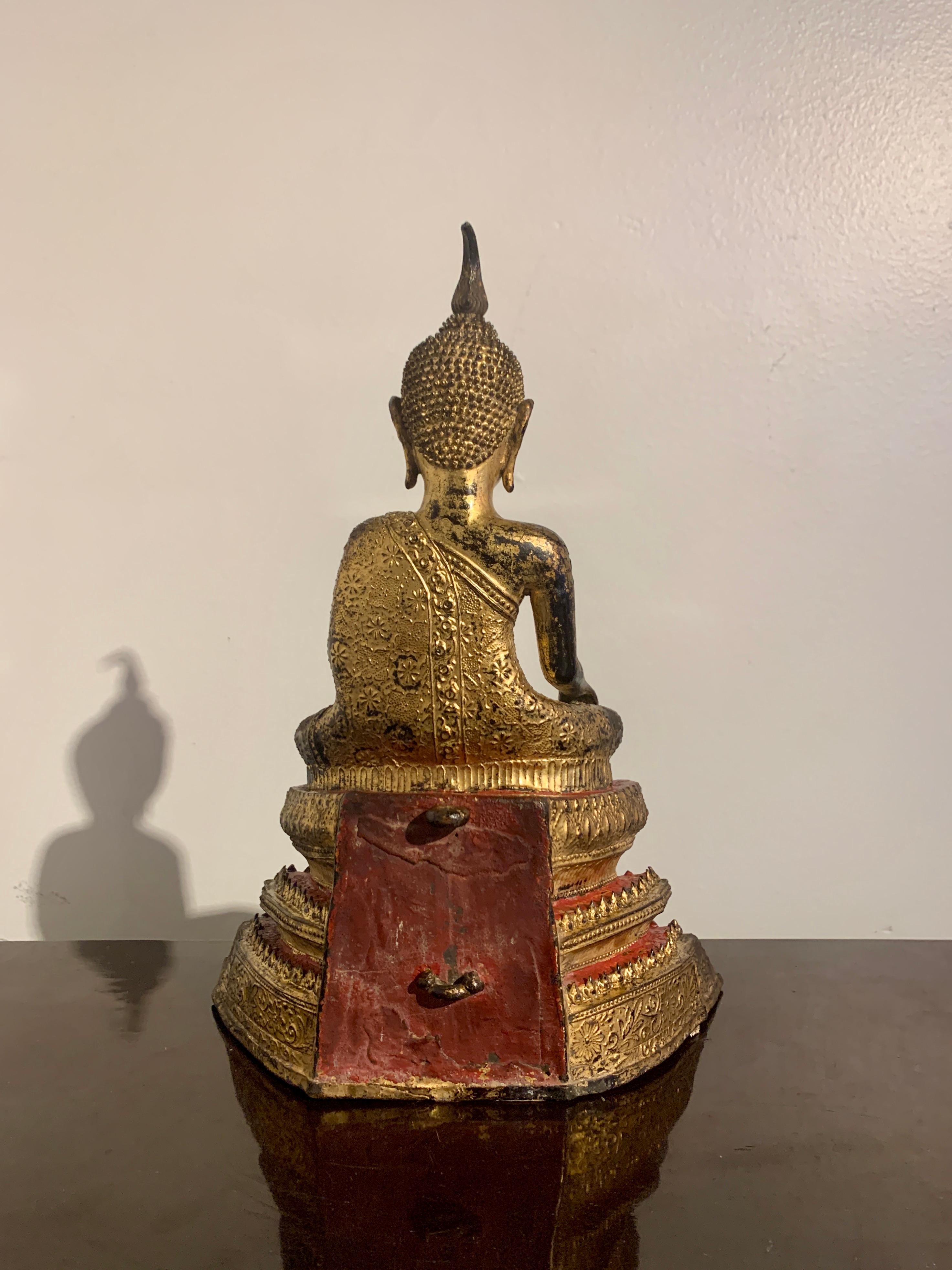Thailändischer Buddha aus vergoldeter Bronze, Marvijaya, Rattanakosin-Periode, 19. Jahrhundert, Thailand im Zustand „Gut“ im Angebot in Austin, TX