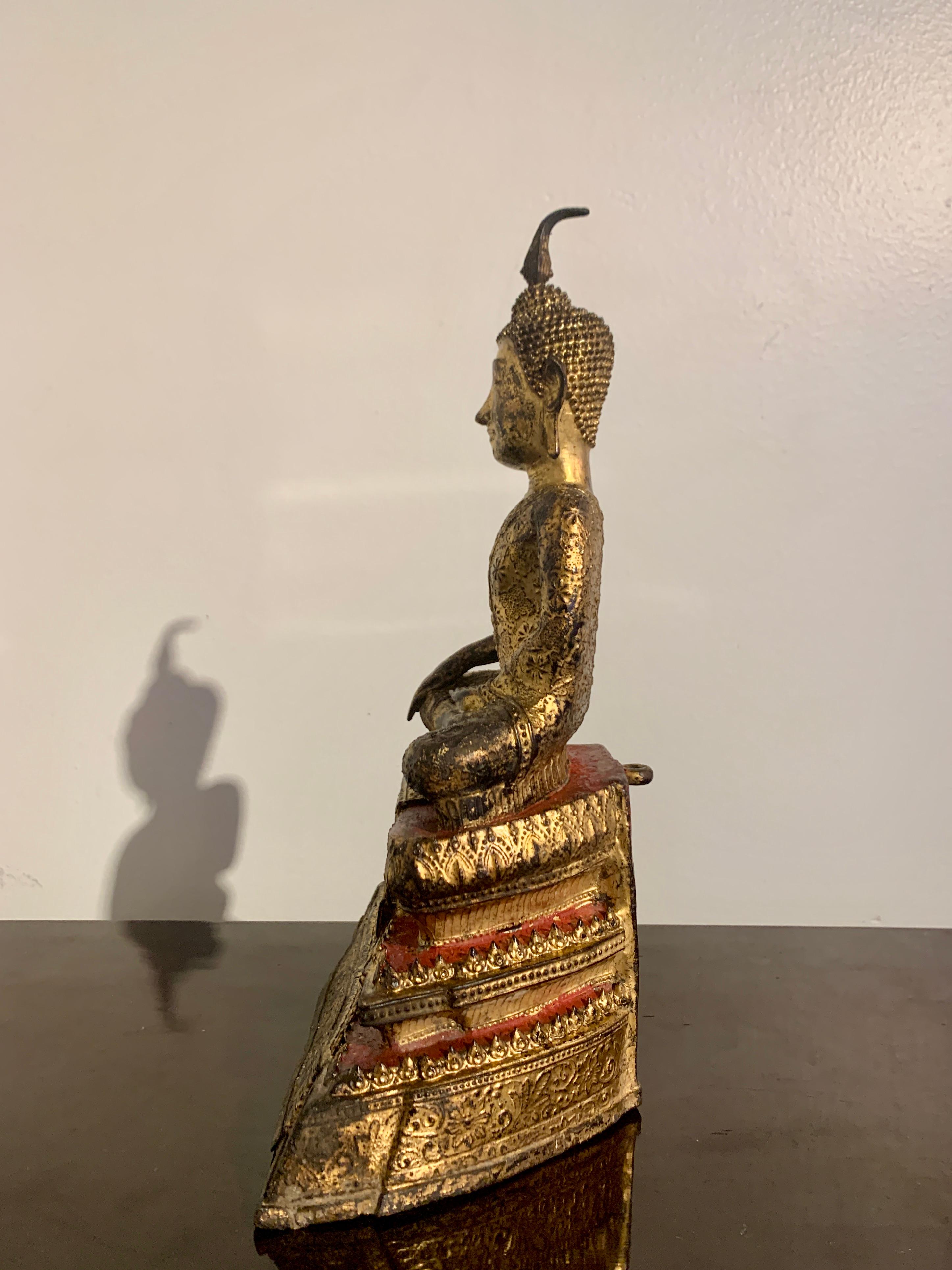 XIXe siècle Bouddha thaïlandais en bronze doré Marvijaya, Période Rattanakosin, 19e siècle, Thaïlande en vente