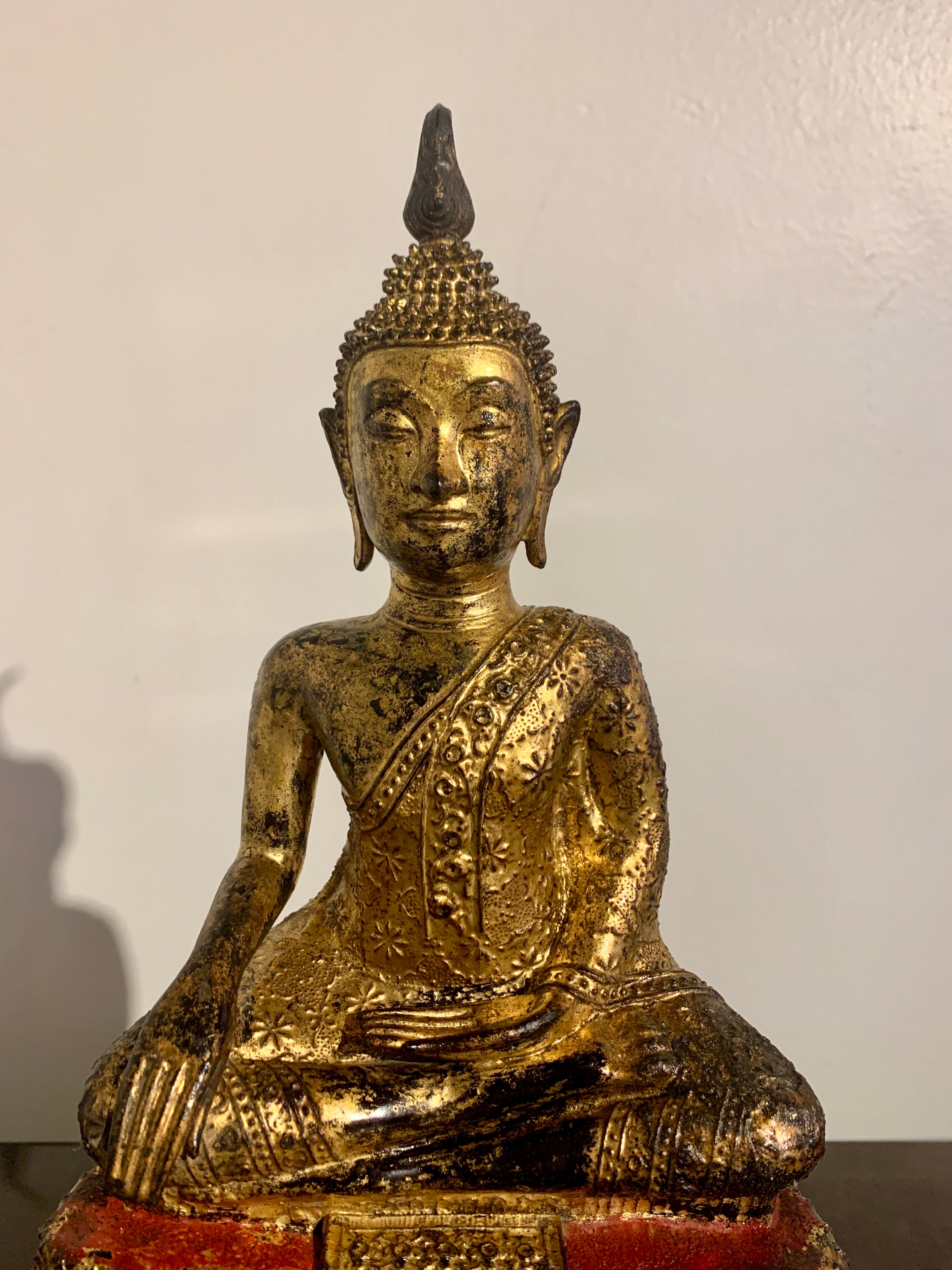 Bouddha thaïlandais en bronze doré Marvijaya, Période Rattanakosin, 19e siècle, Thaïlande en vente 1