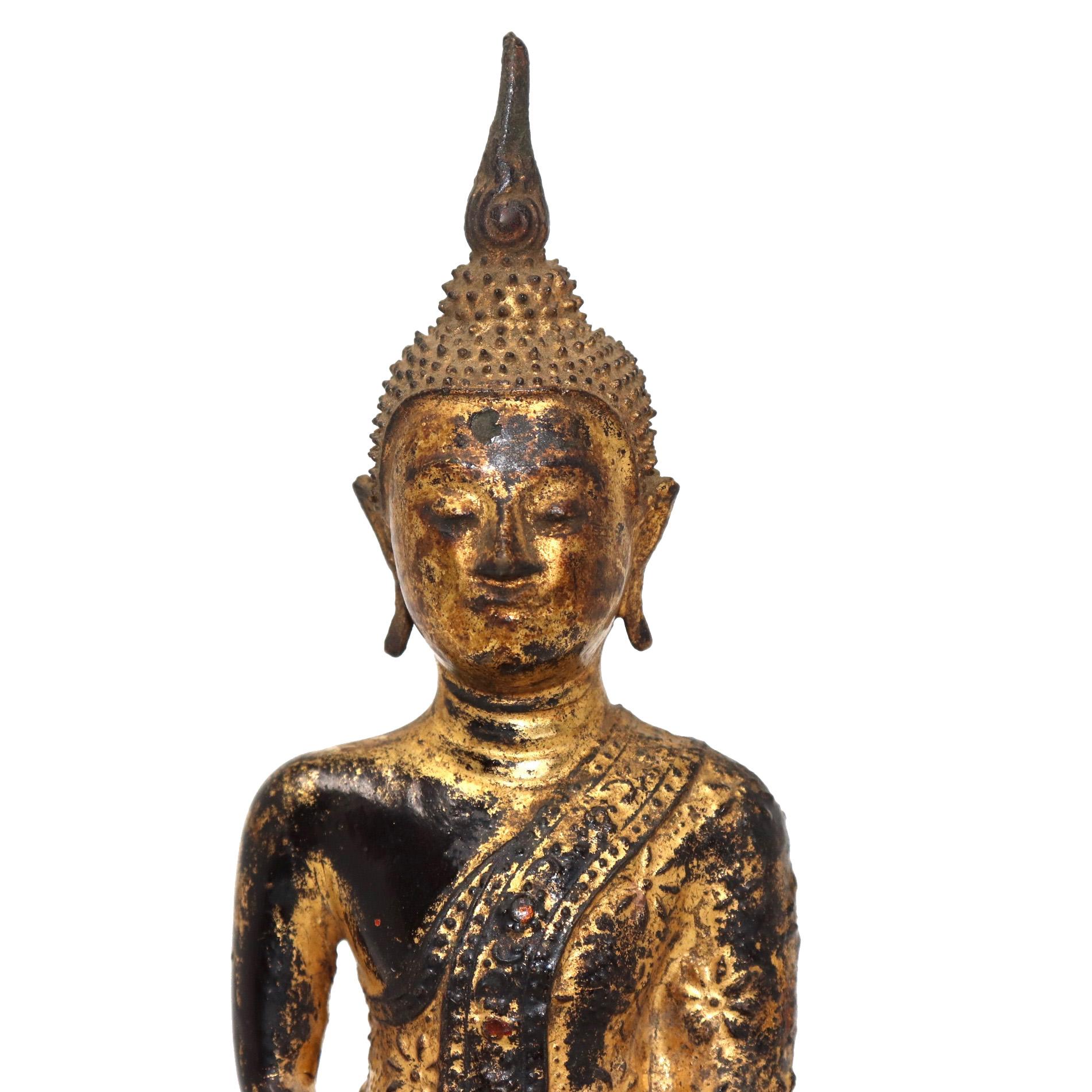 19th Century Thai Gilt Bronze Sculpture of a Seated Buddha For Sale