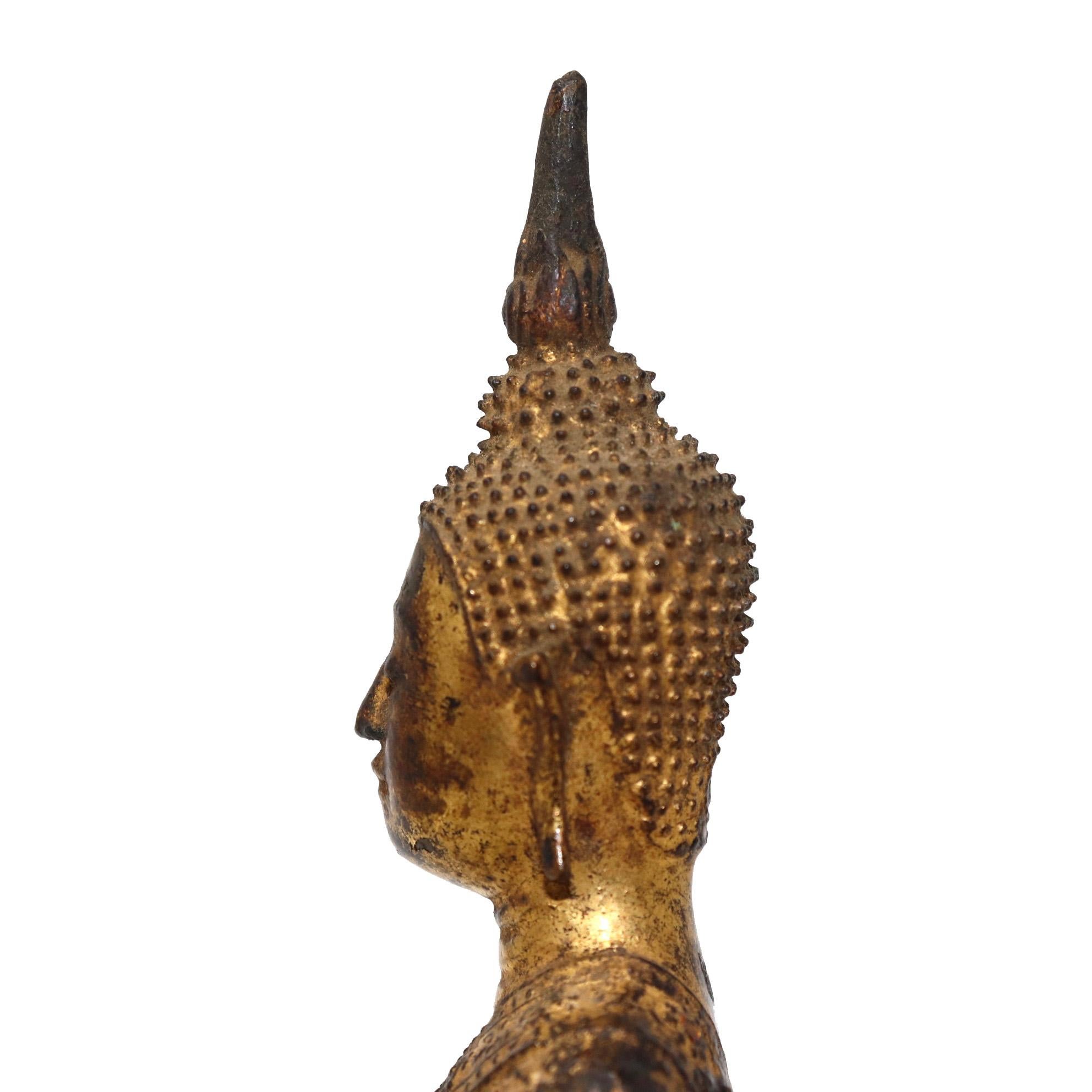 Thai Gilt Bronze Sculpture of a Seated Buddha For Sale 2